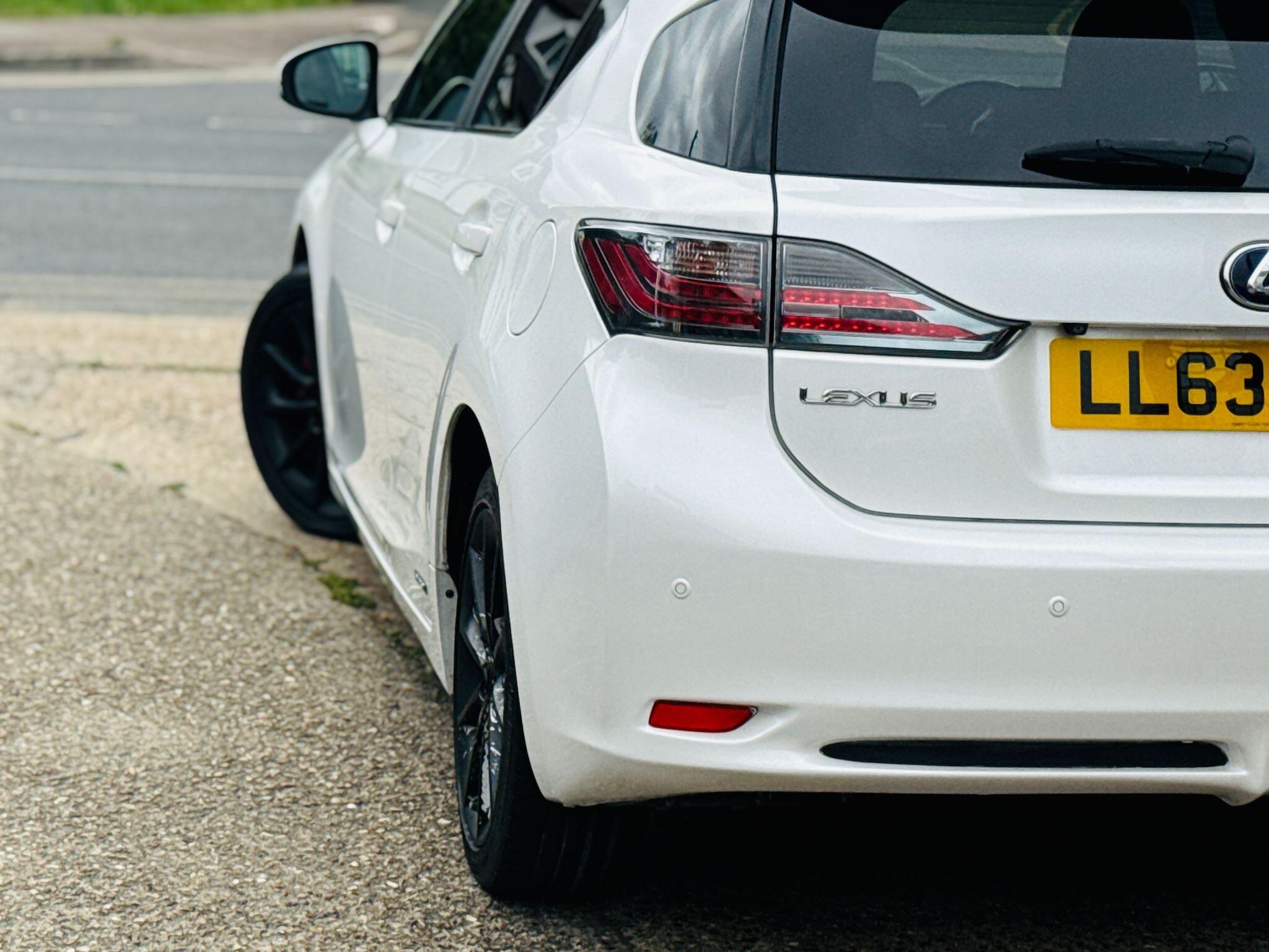 Lexus CT view 18