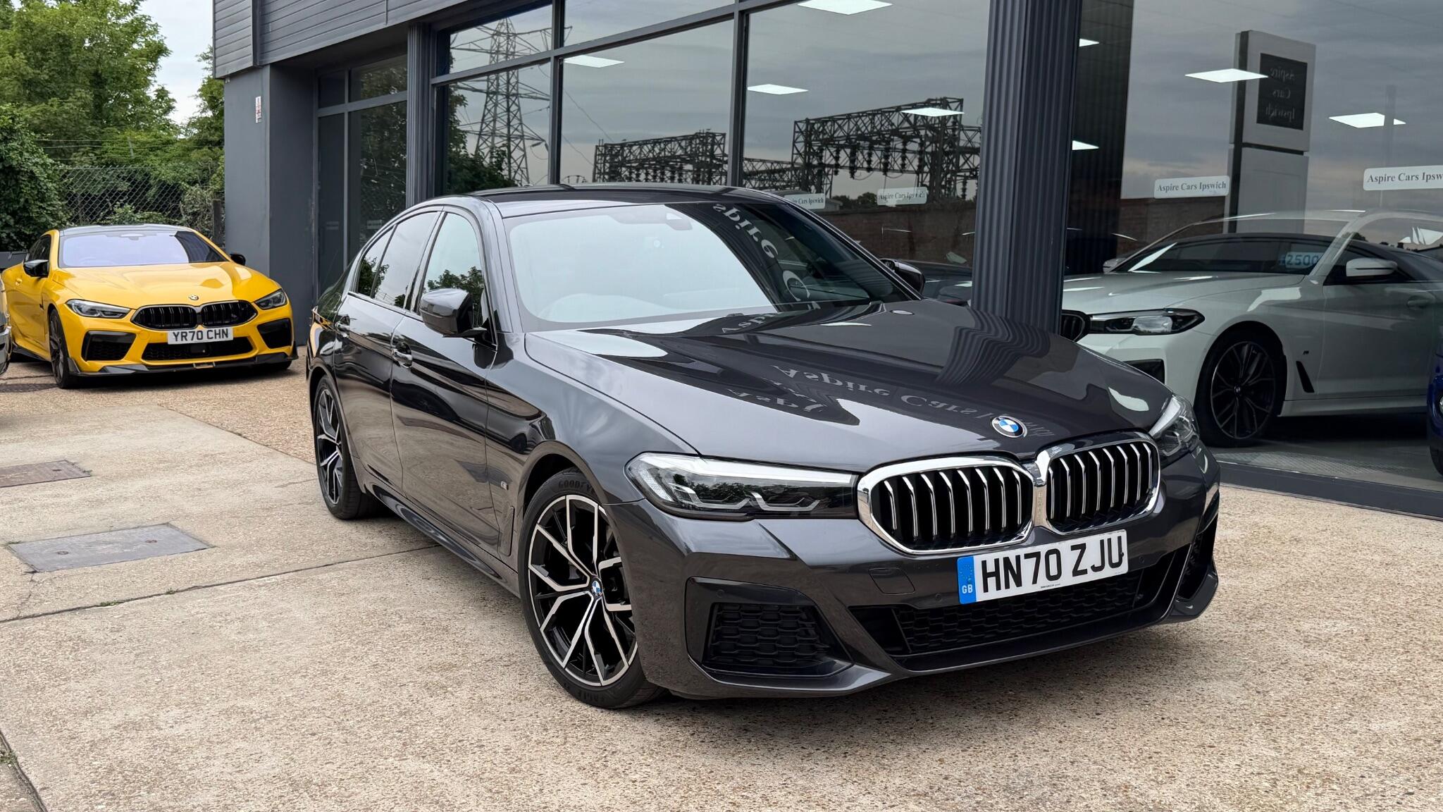 BMW 5 Series view 19