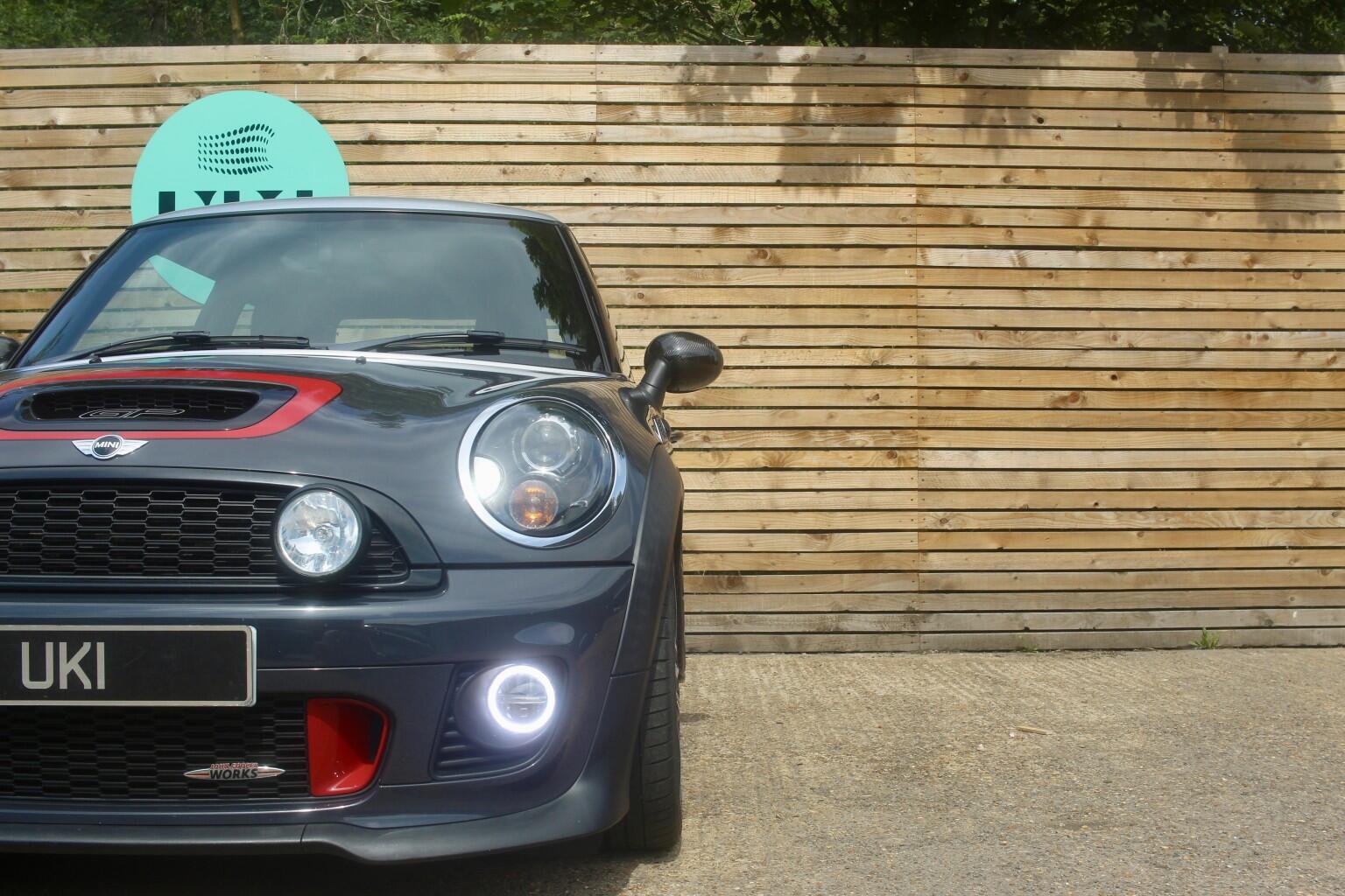 Mini Hatch view 24