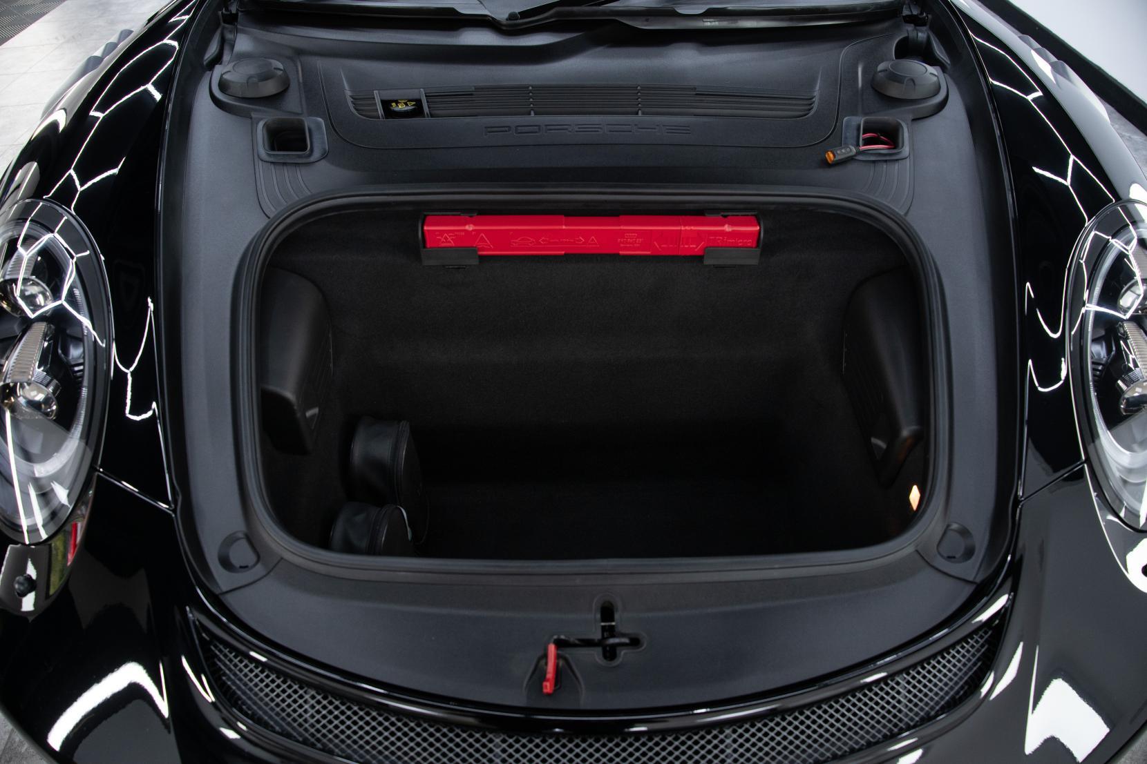Porsche 911 view 30