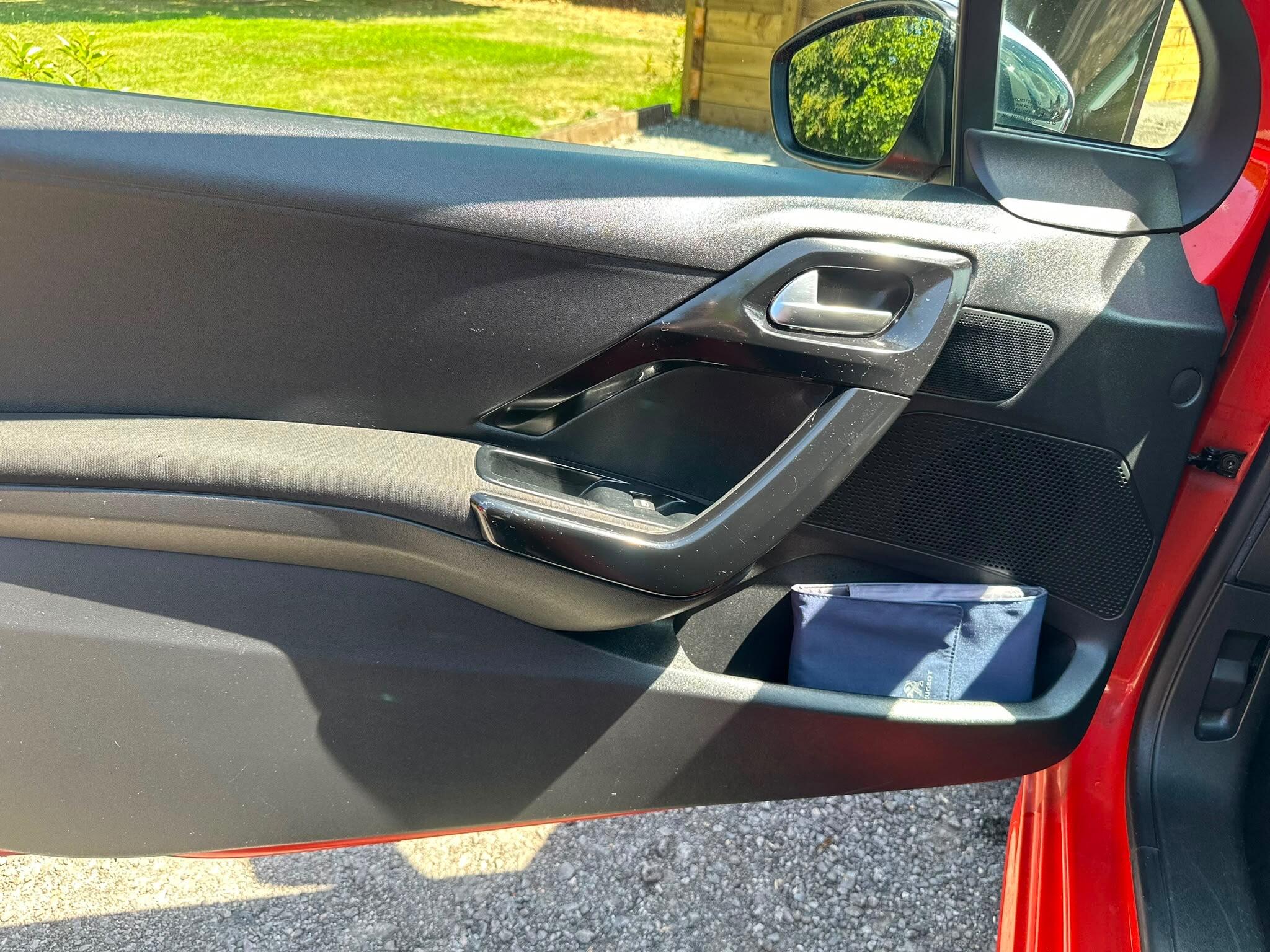 Peugeot 208 view 29