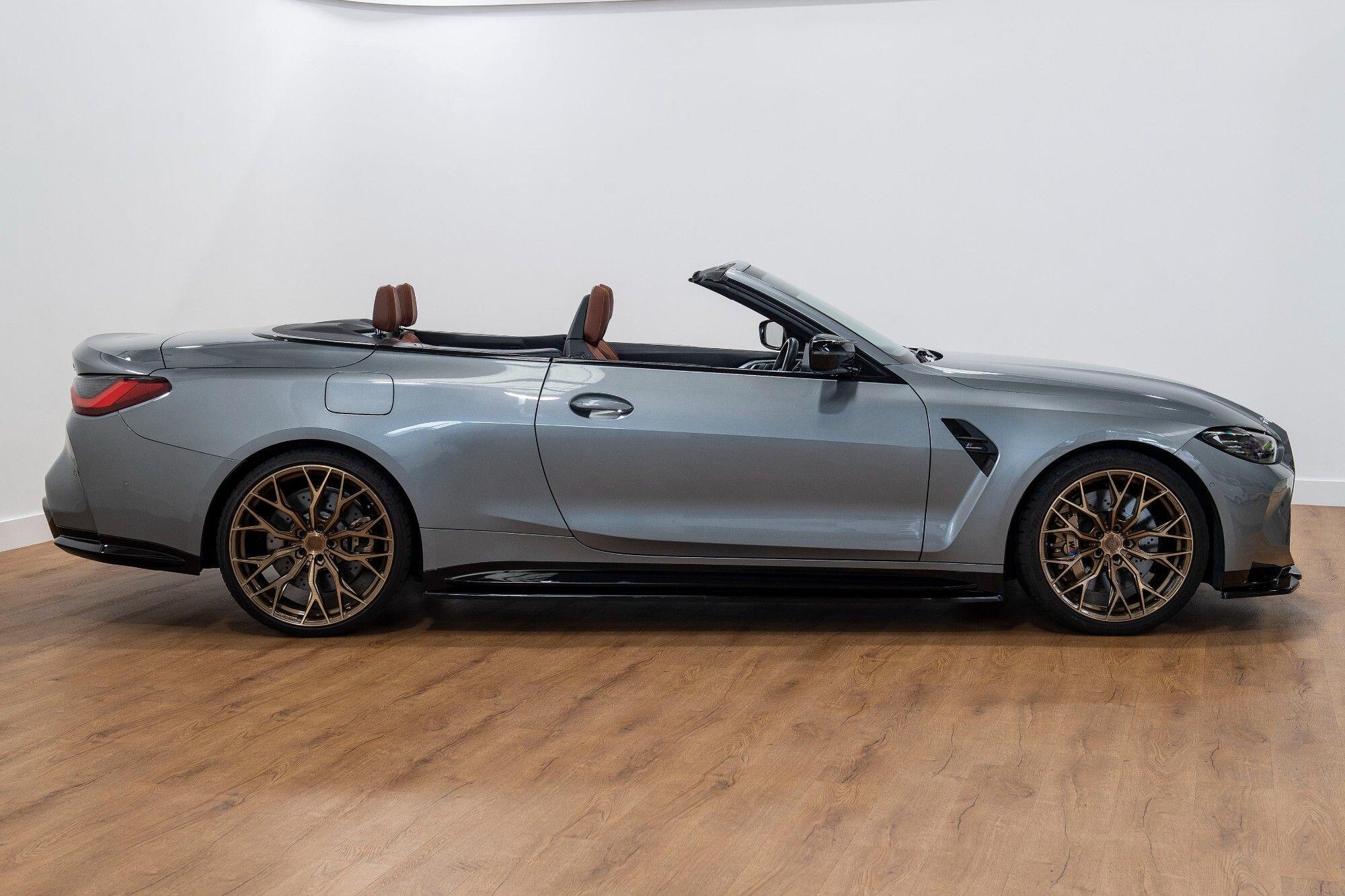 BMW M4 view 3