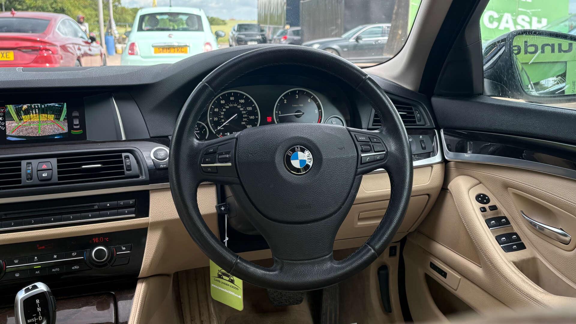 BMW 5 Series view 16