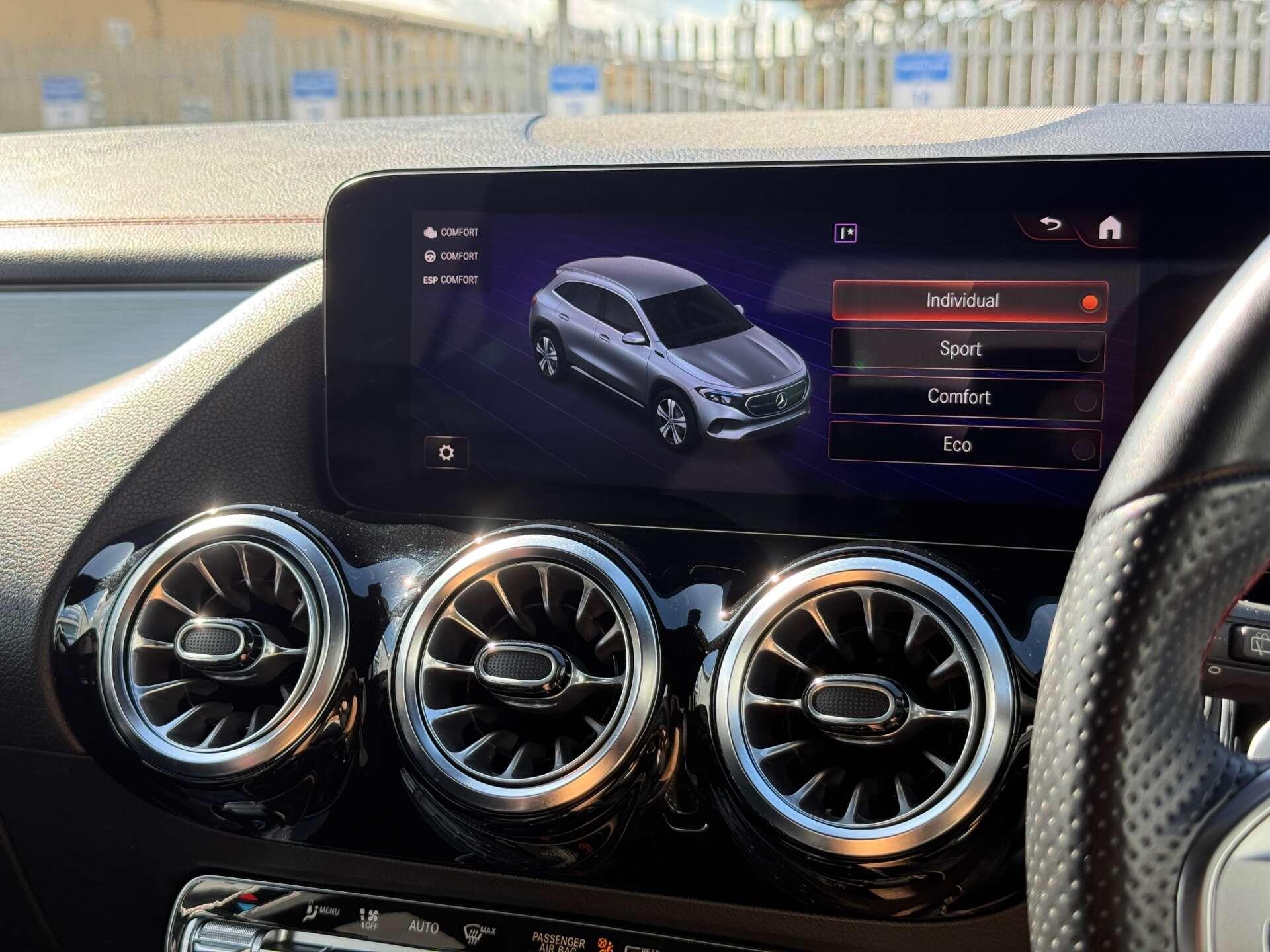 Mercedes-Benz EQA view 76