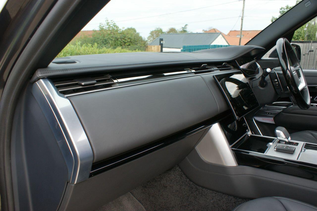 Land Rover Range Rover view 24