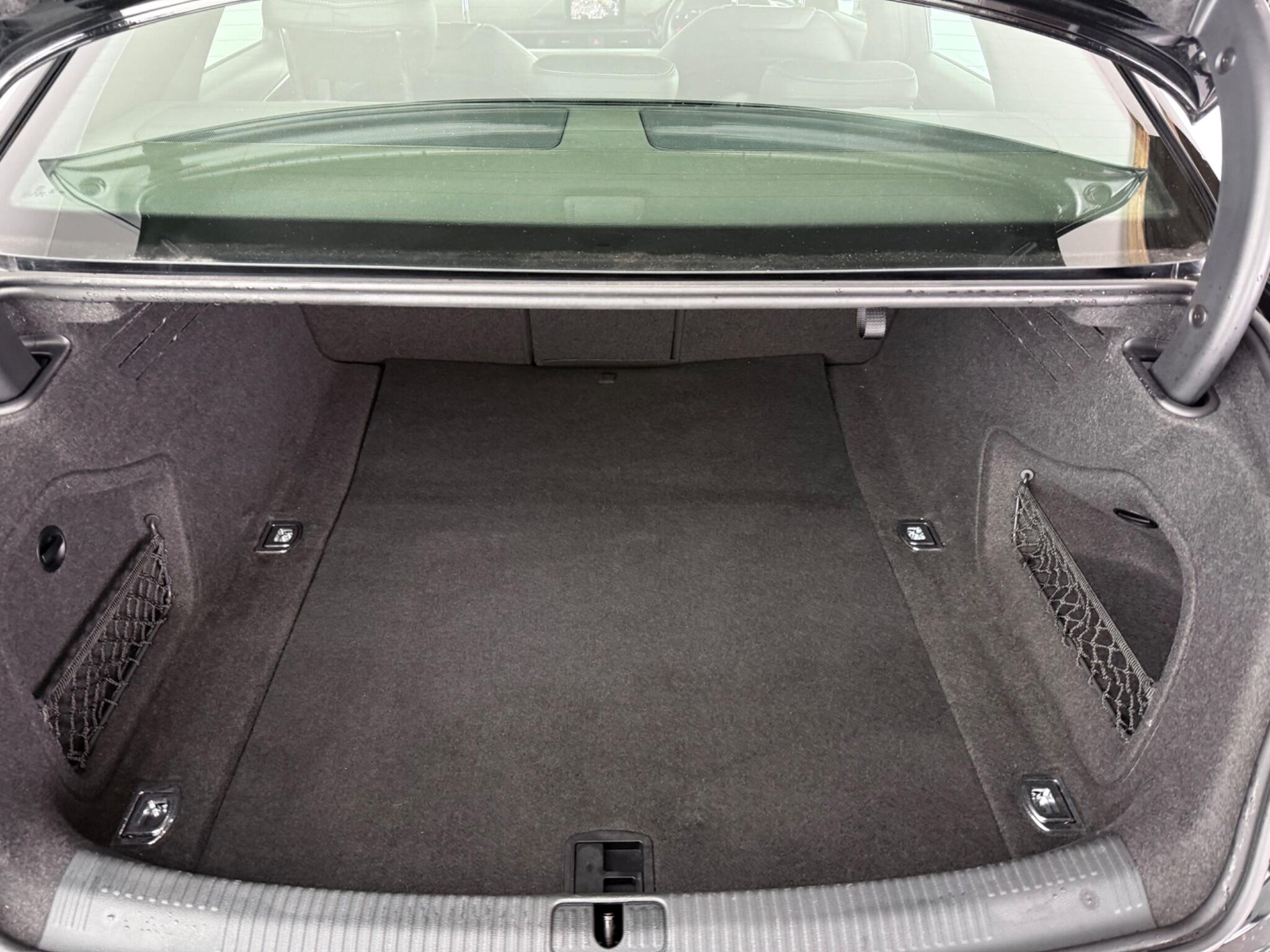 Audi A4 view 9