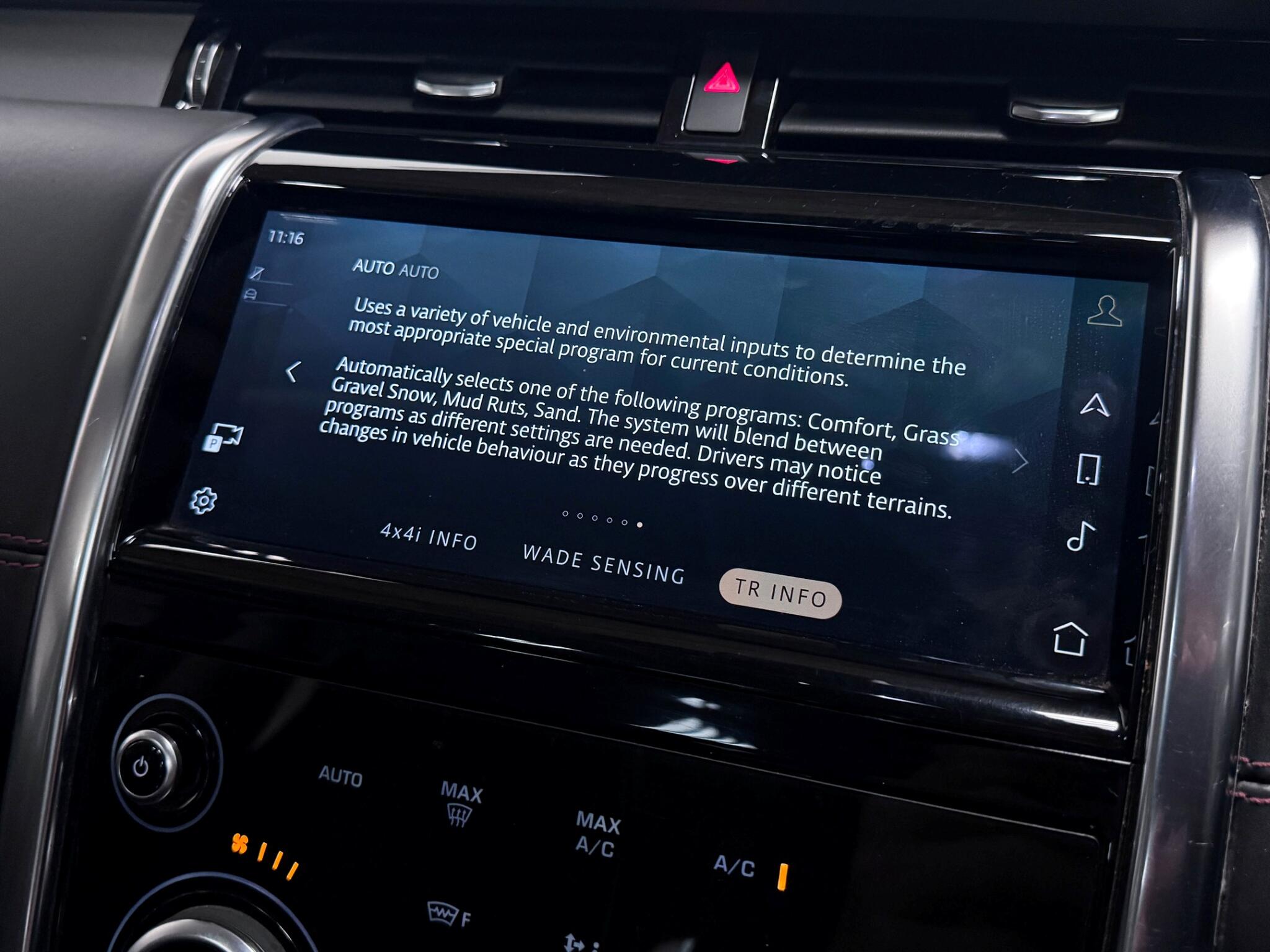 Land Rover Discovery Sport view 60