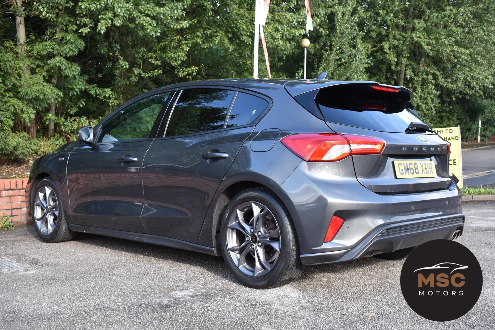 Ford Focus view 14