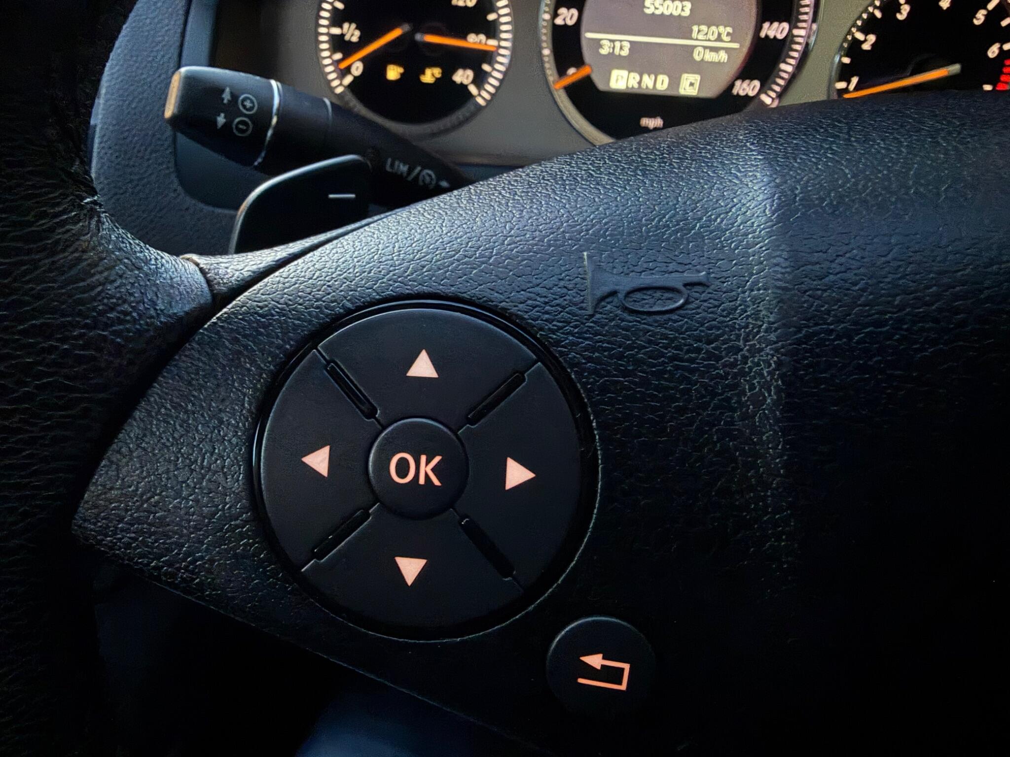 Mercedes-Benz C-Class view 23