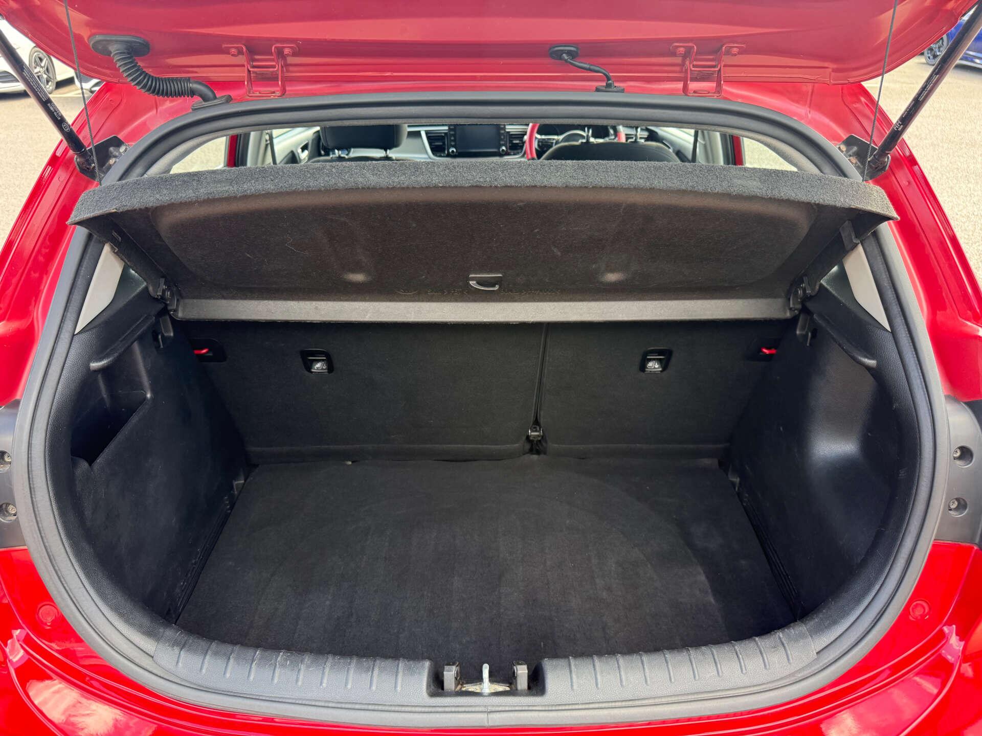 Kia Rio view 32