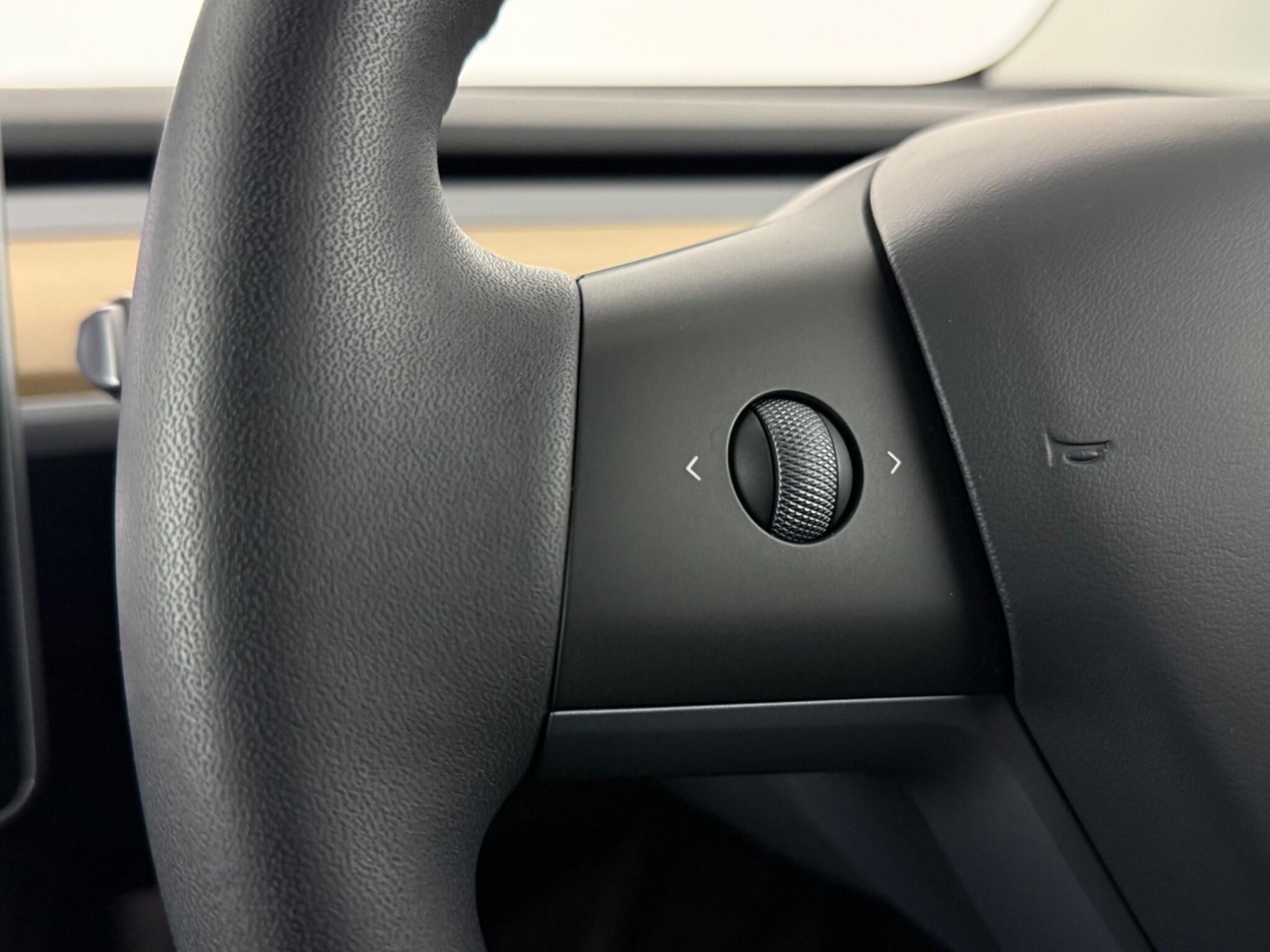 Tesla Model Y view 15