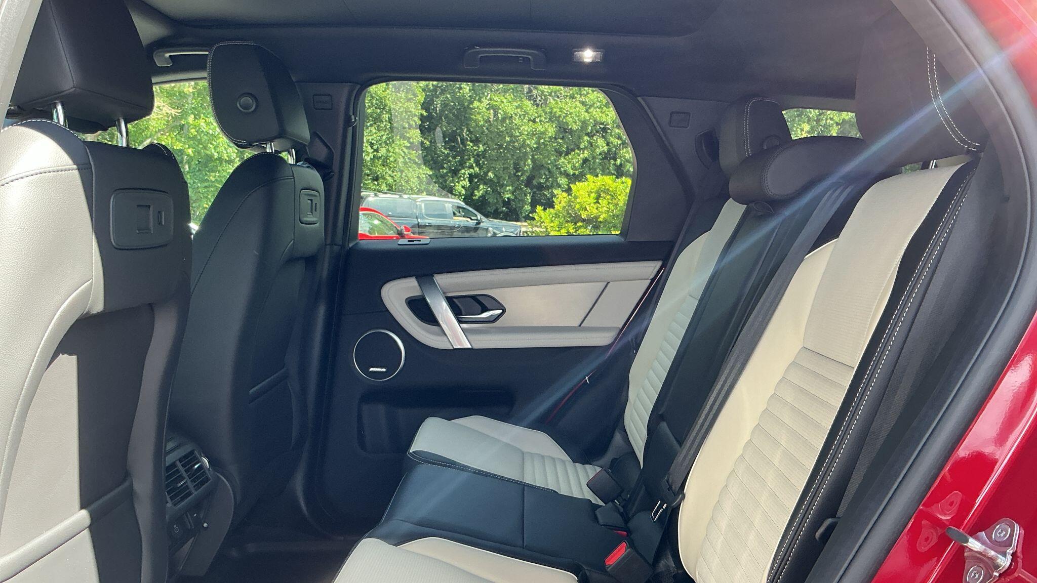 Land Rover Discovery Sport view 9