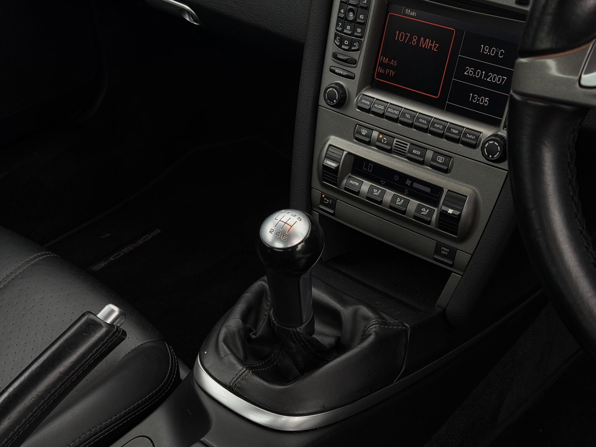 Porsche Cayman view 12