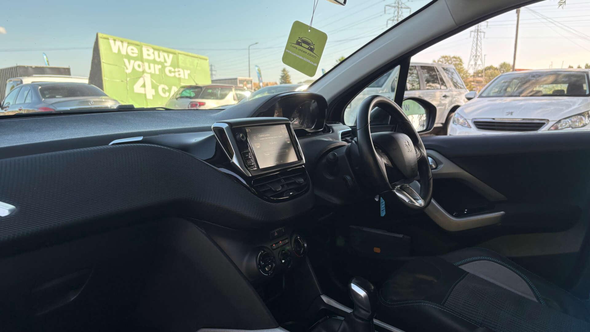 Peugeot 2008 view 14