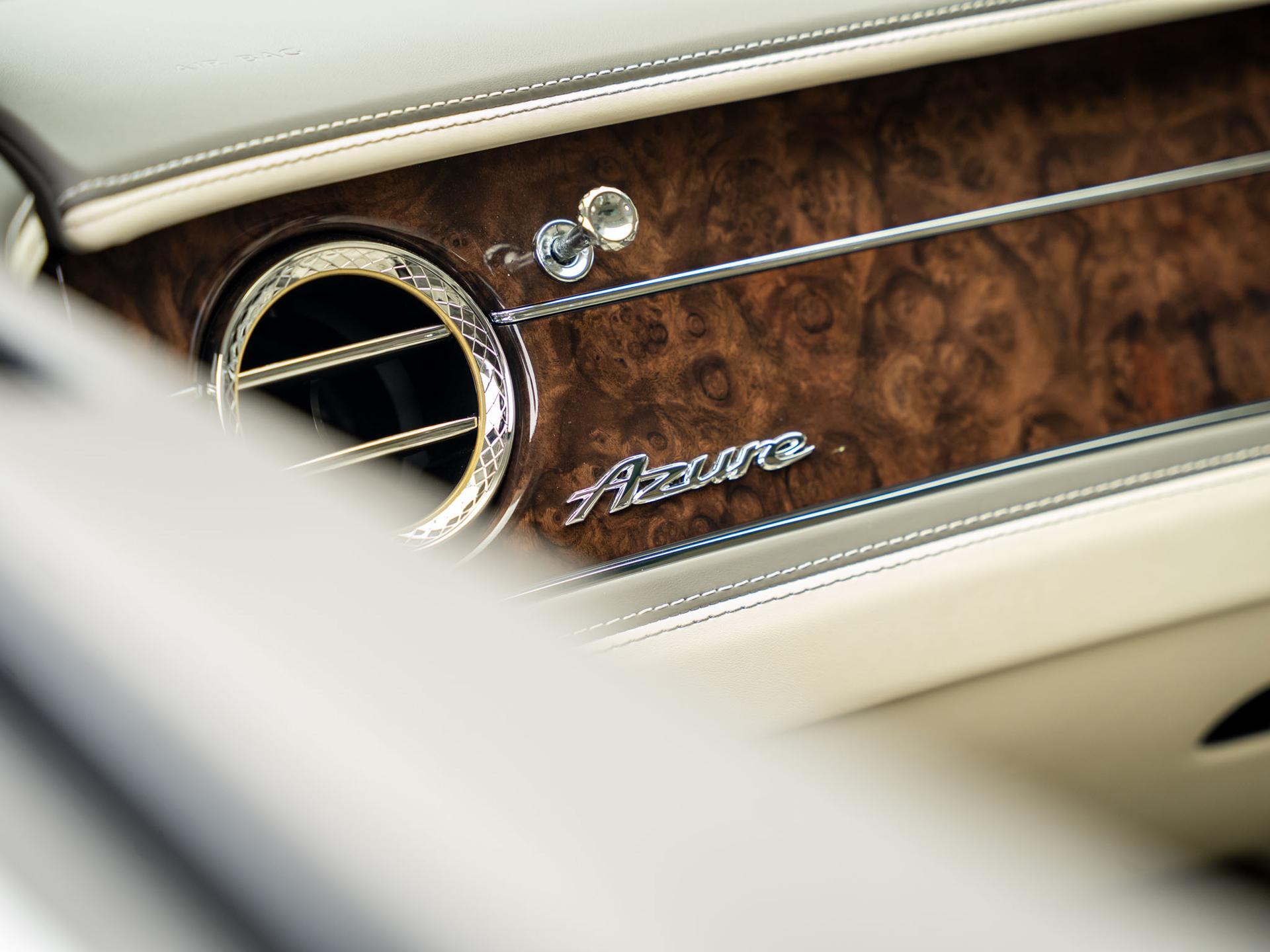 Bentley Flying Spur view 37