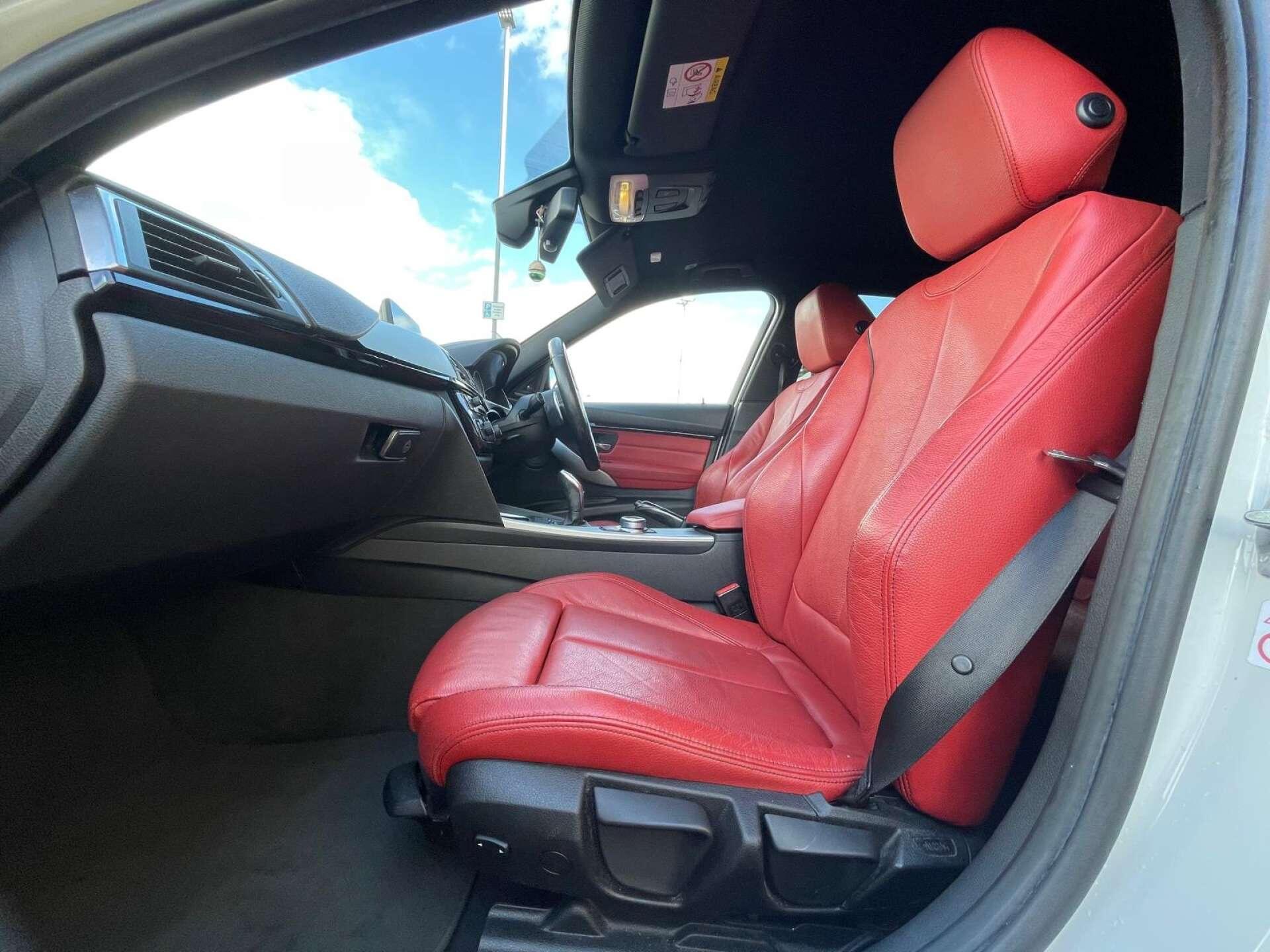 BMW 3 Series view 37