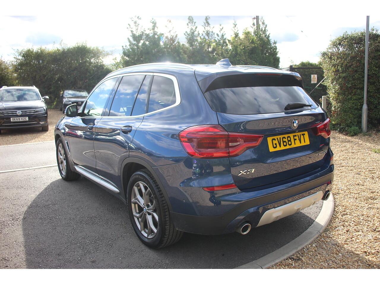 BMW X3 view 9