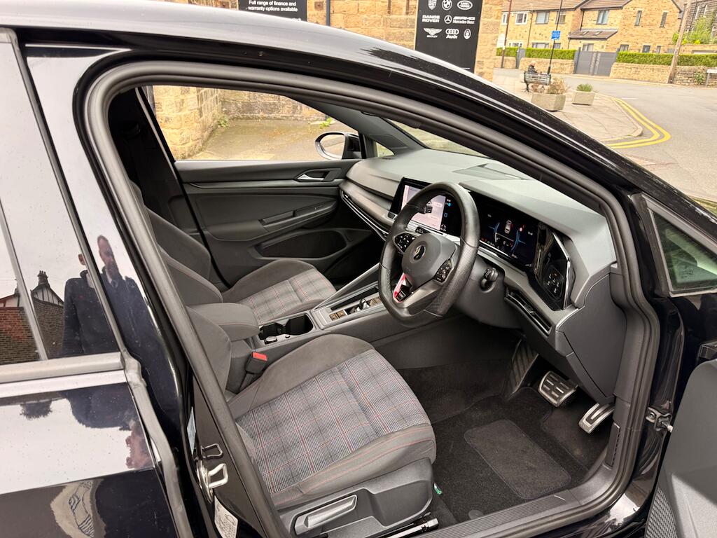 Volkswagen Golf view 34