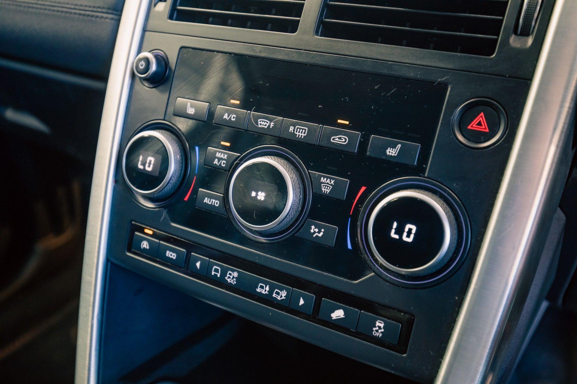 Land Rover Discovery Sport view 17