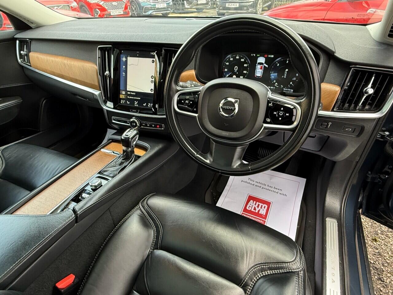 Volvo V90 view 8