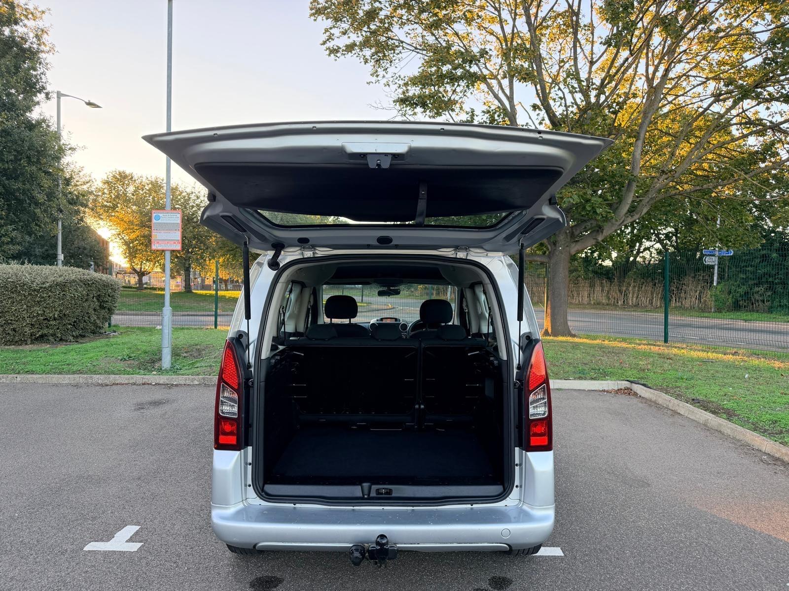 Peugeot Partner Tepee view 9