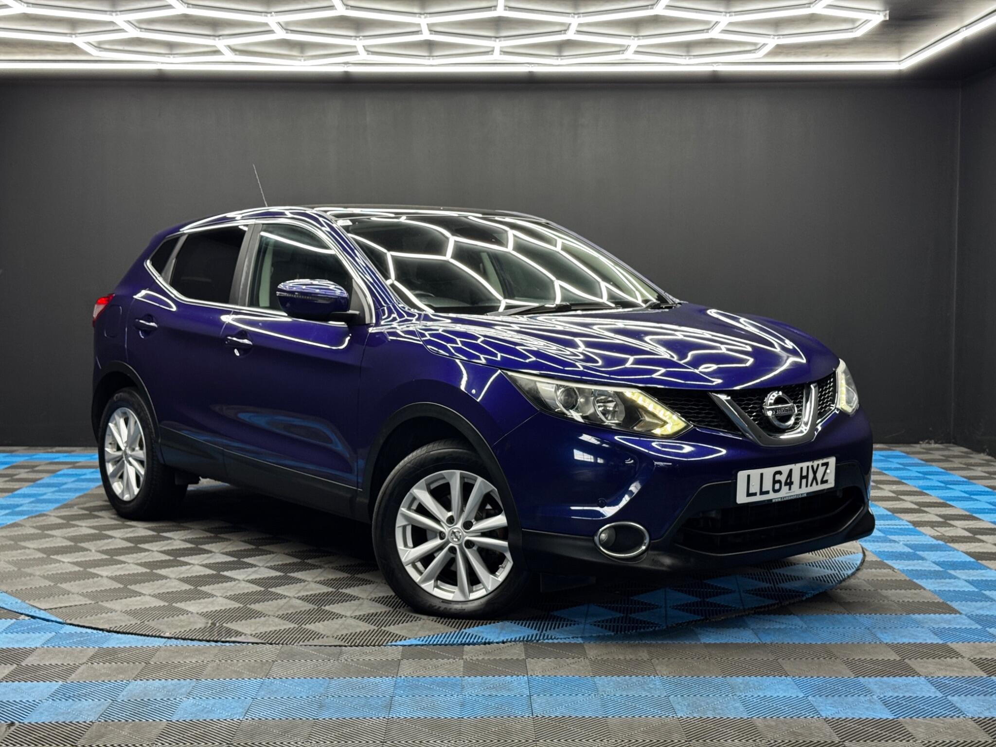 2014 Nissan Qashqai in Blue for sale