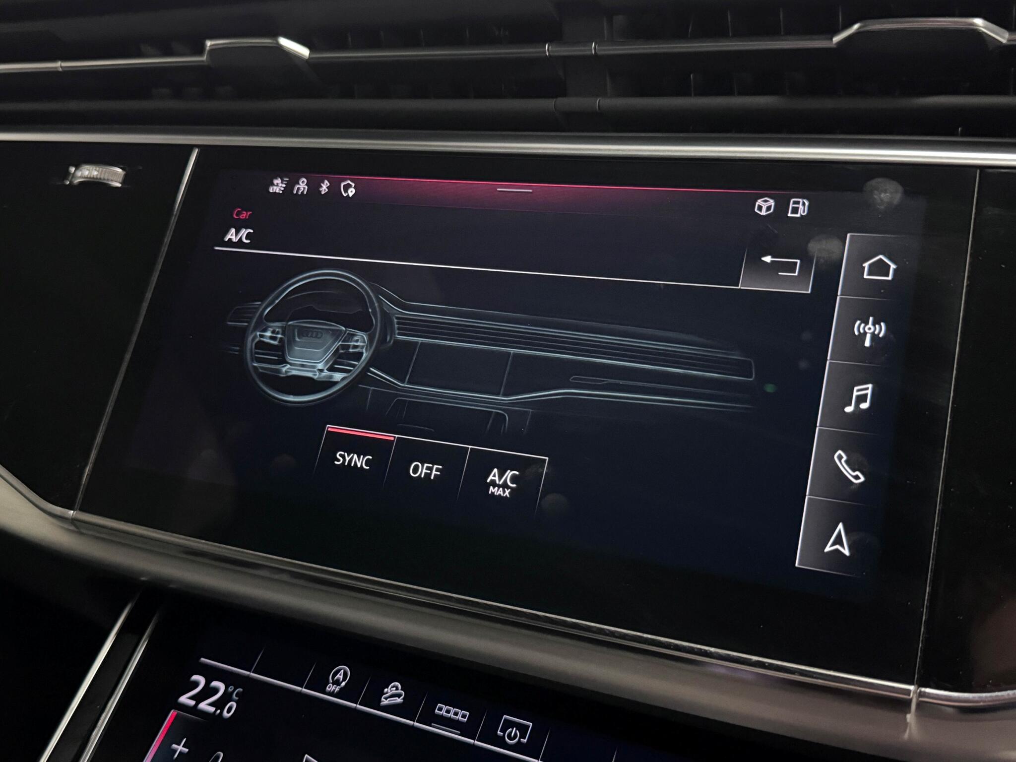 Audi Q7 view 47