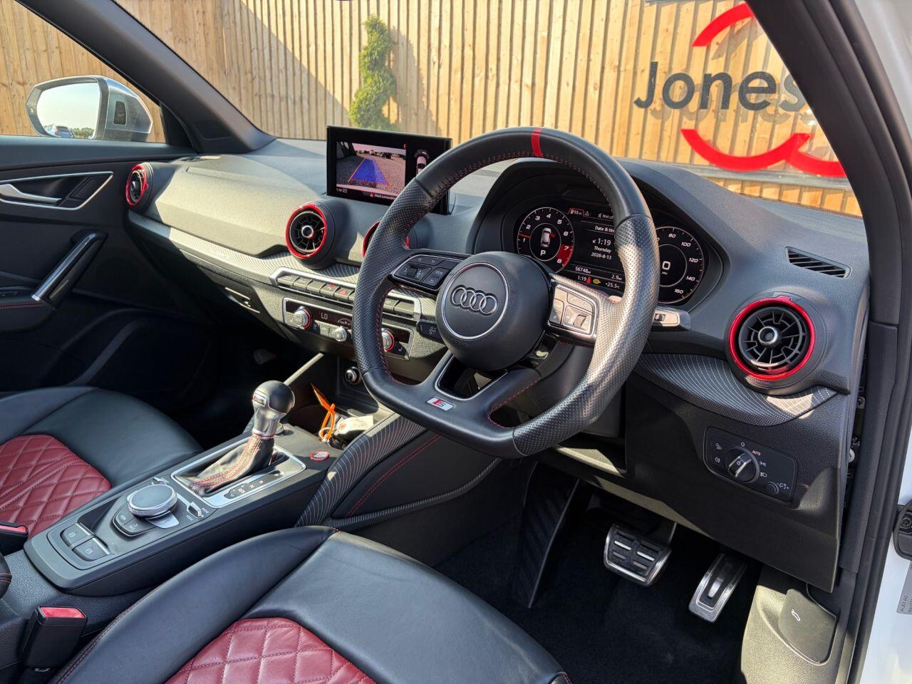 Audi SQ2 view 18
