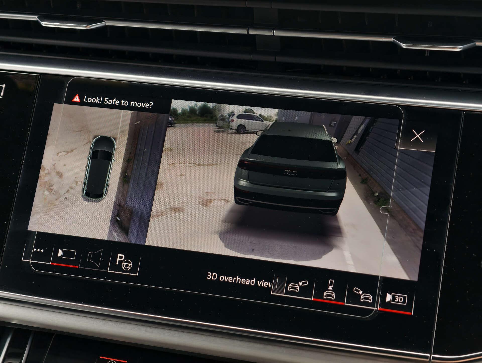 Audi Q8 view 48