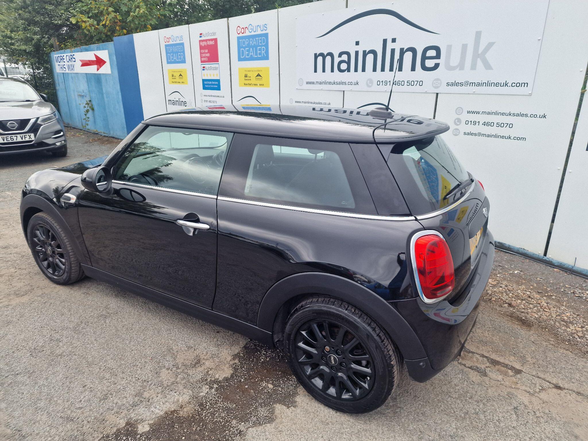 Mini Hatch view 5