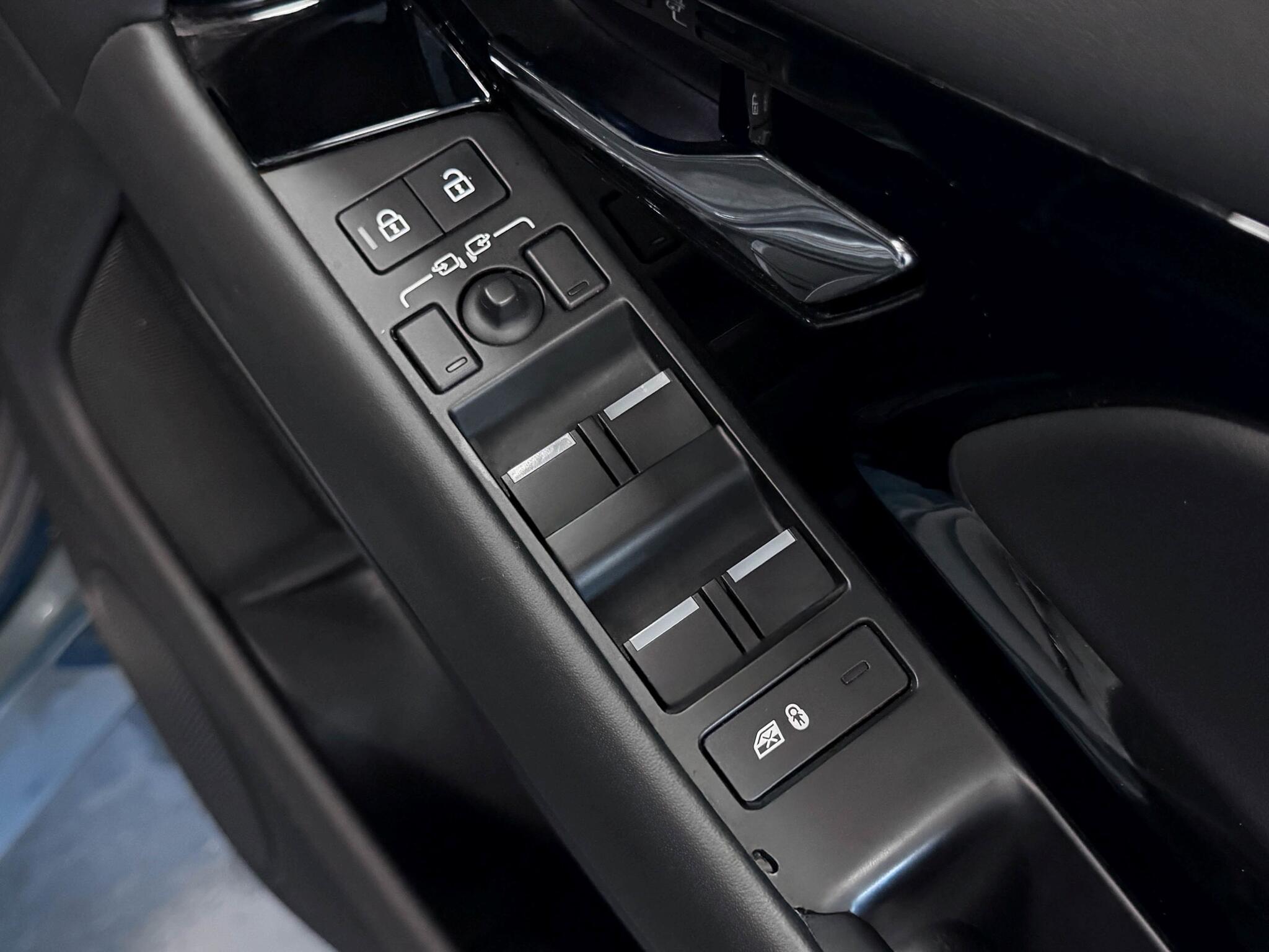 Land Rover Range Rover Evoque view 28