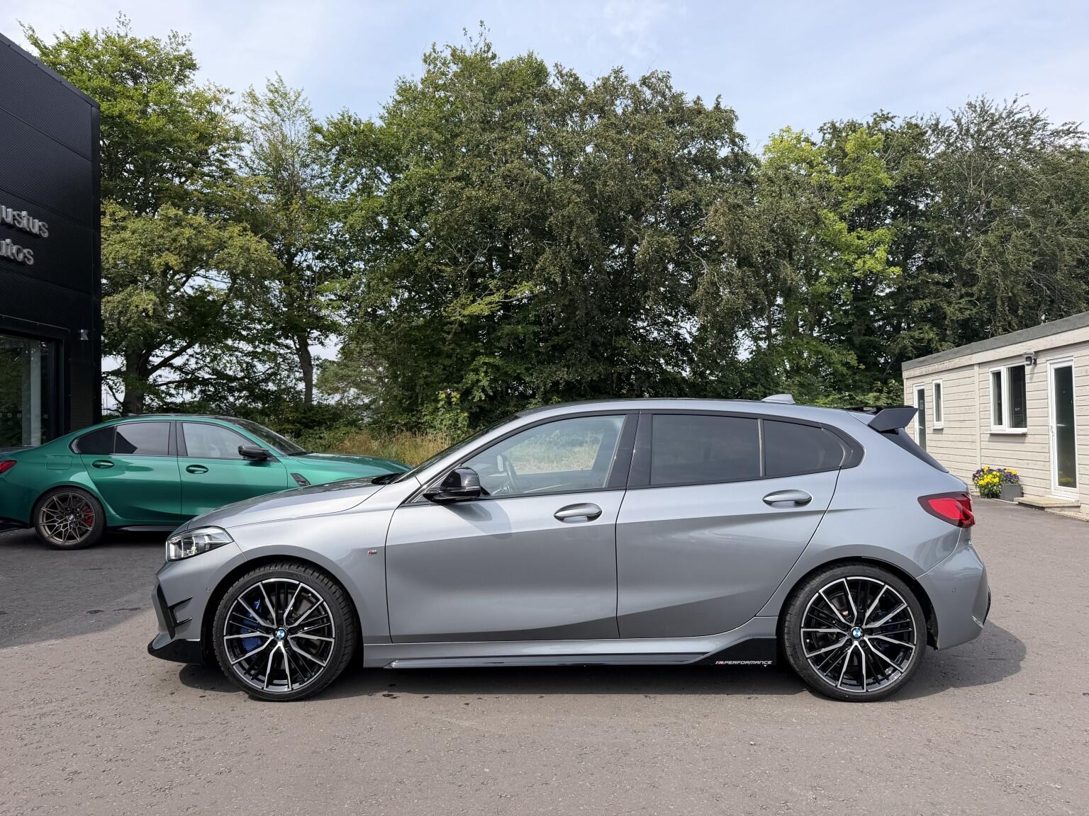 BMW 1 Series view 31