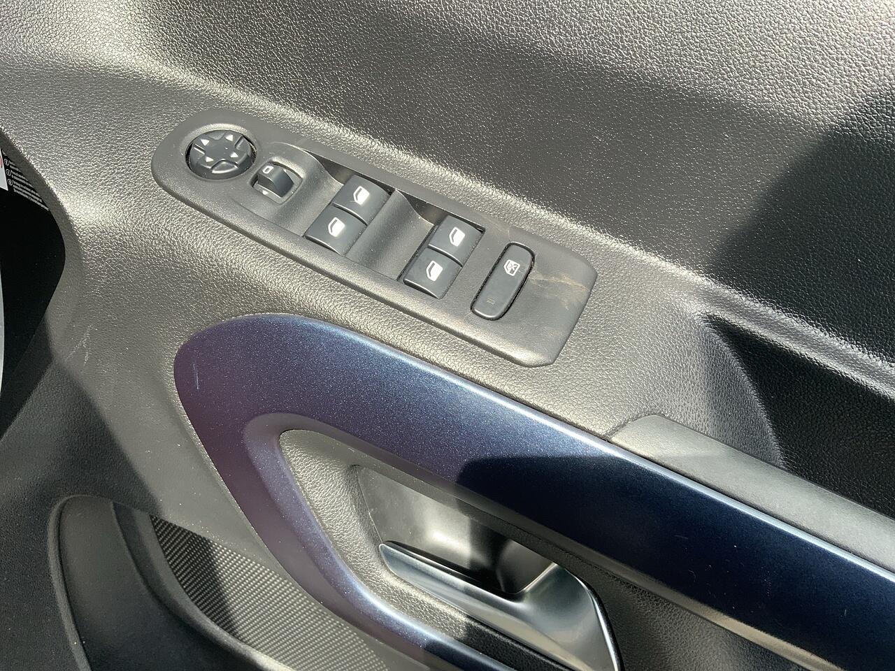 Peugeot Rifter view 12