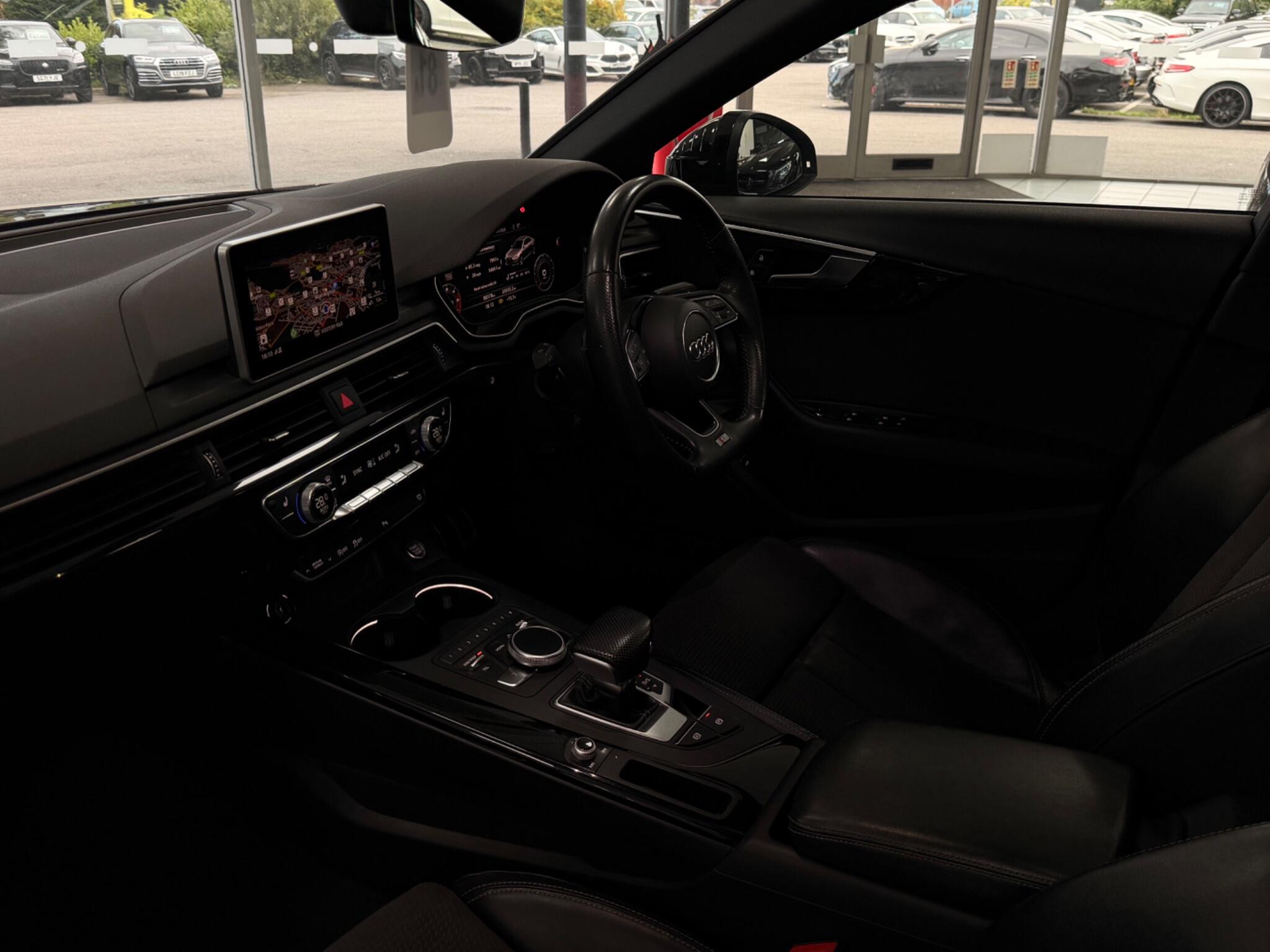 Audi A4 view 18