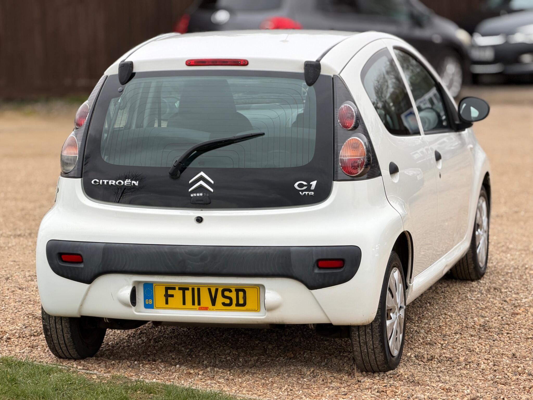 2011 Citroen C1 1.0i VTR Euro 5 5dr image 11