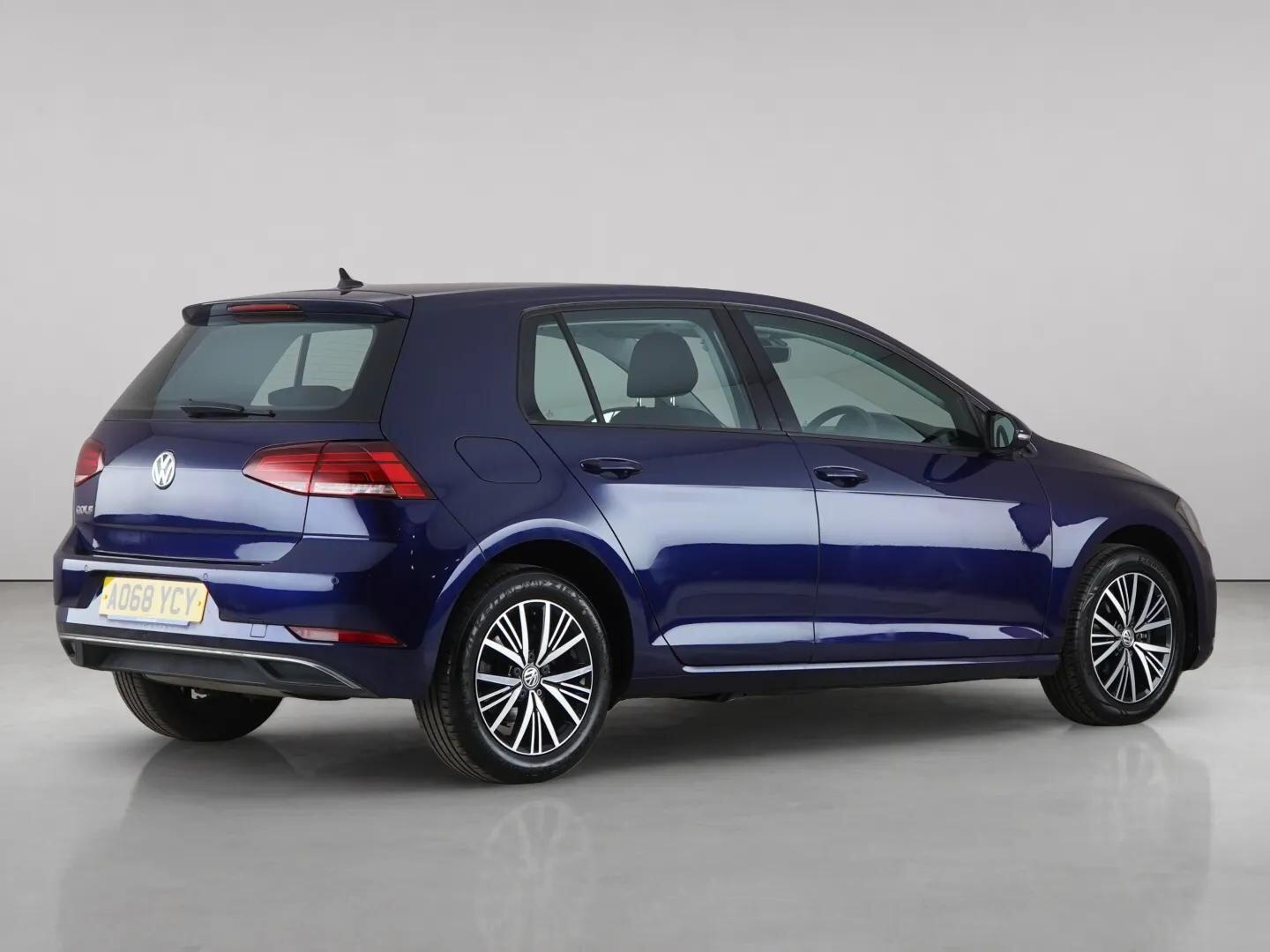 Volkswagen Golf view 8