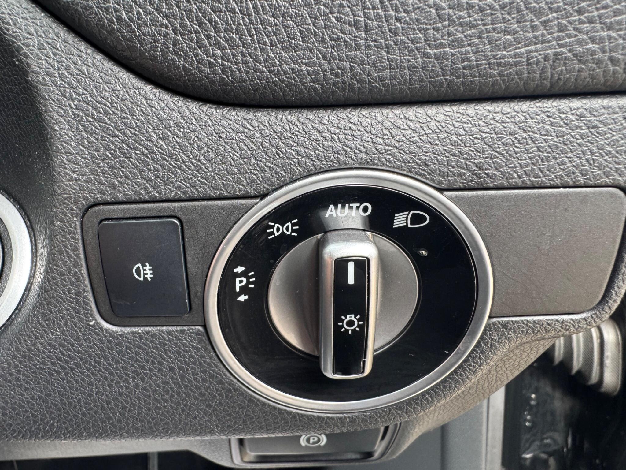 Mercedes-Benz Cla view 30