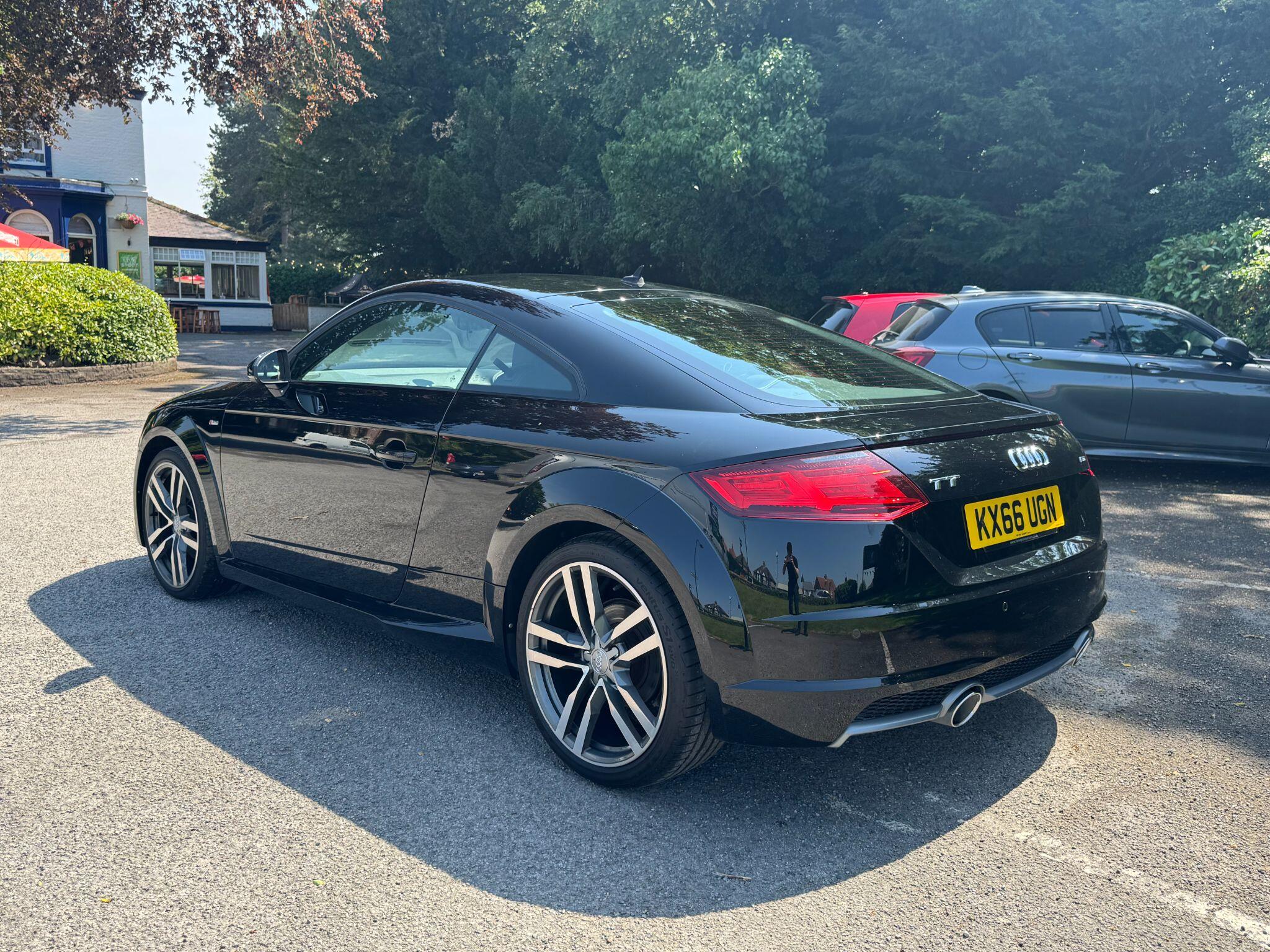 Audi TT view 5