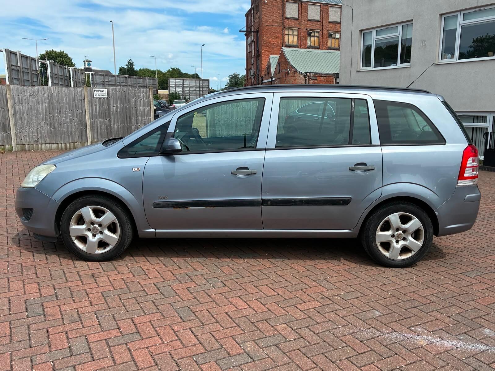 Vauxhall Zafira view 11