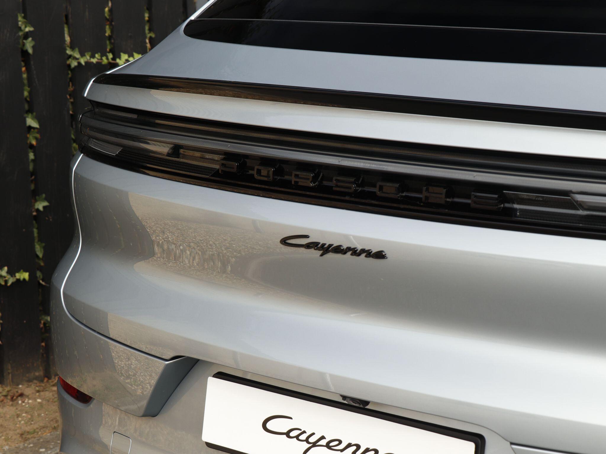 Porsche Cayenne view 29