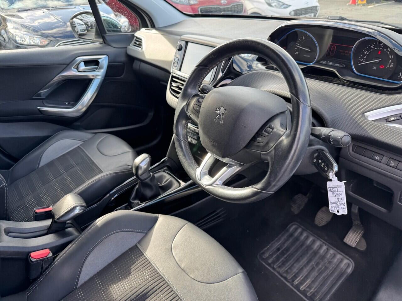 Peugeot 2008 view 2