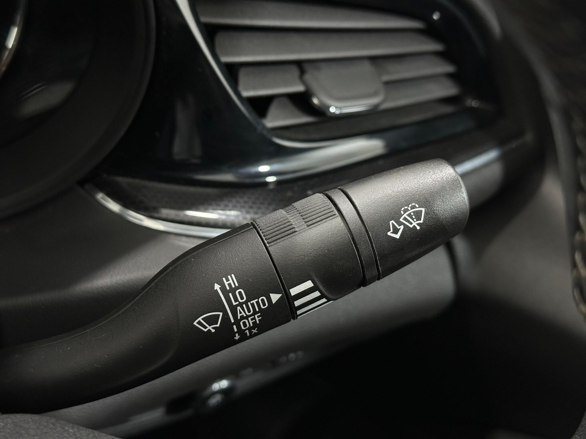 Vauxhall Insignia view 17