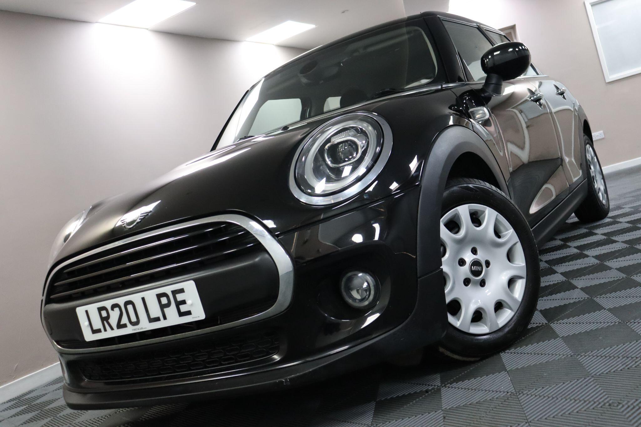 Mini Hatch view 32