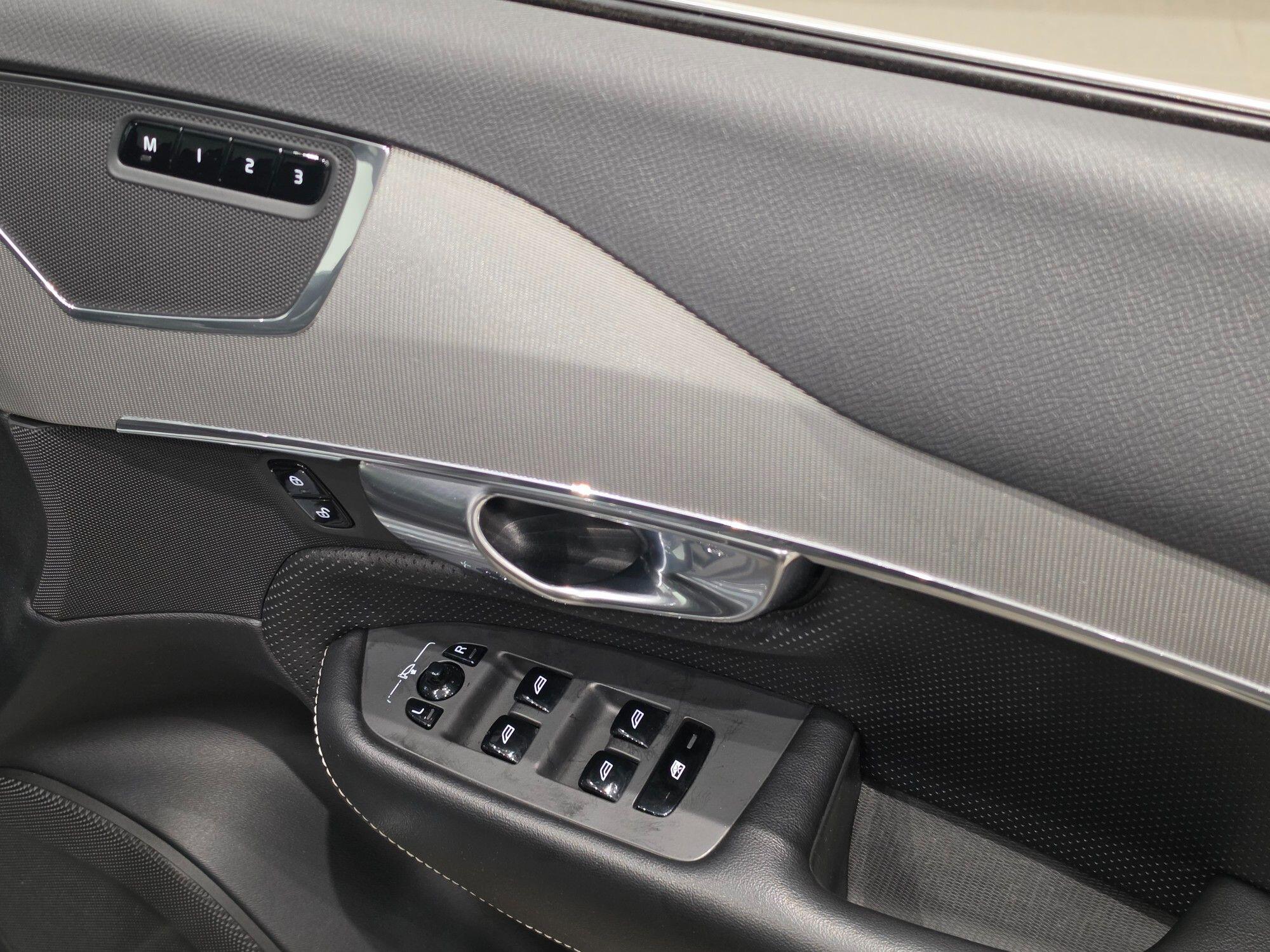 Volvo XC90 view 44