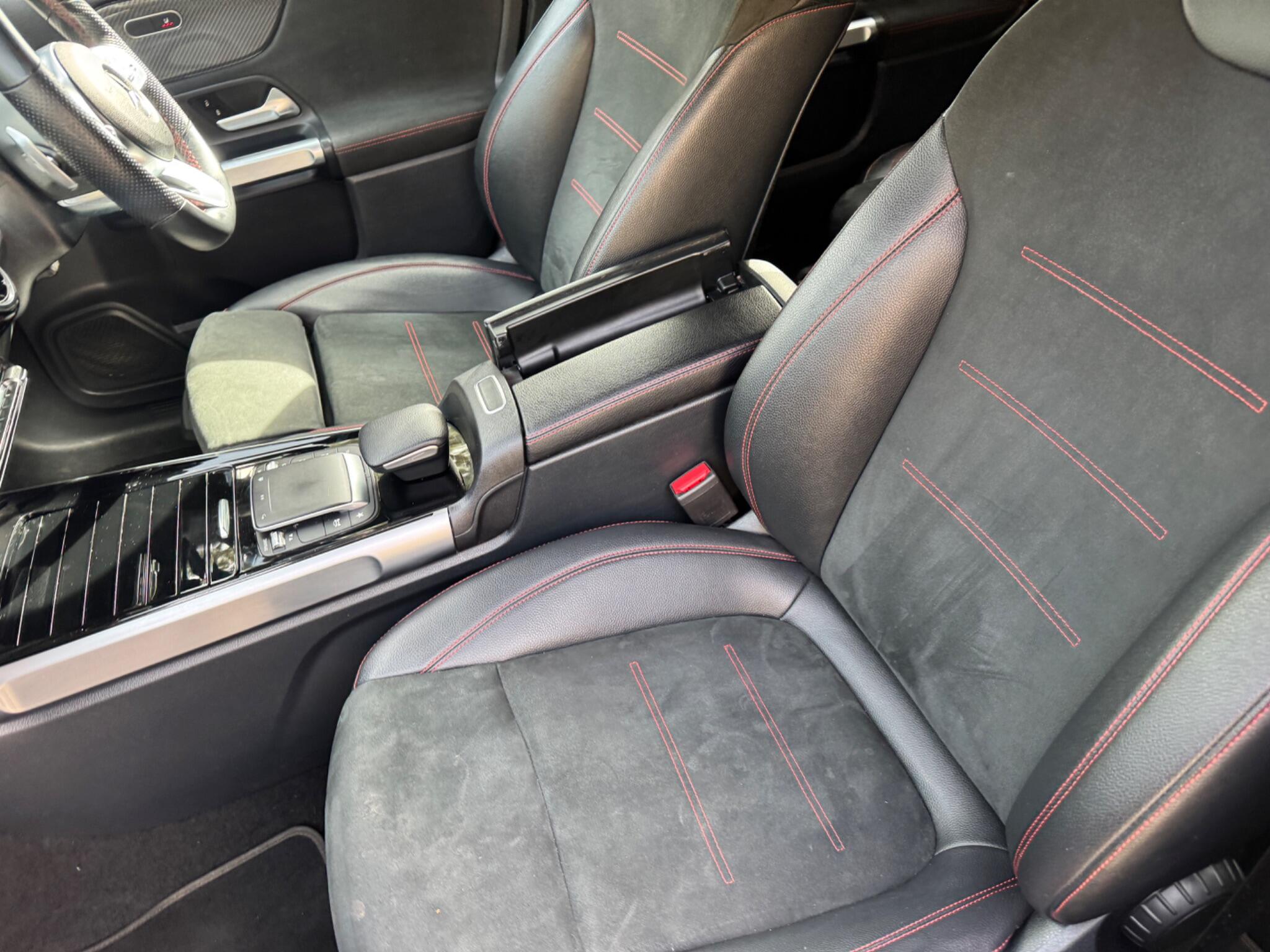 Mercedes-Benz GLB view 76