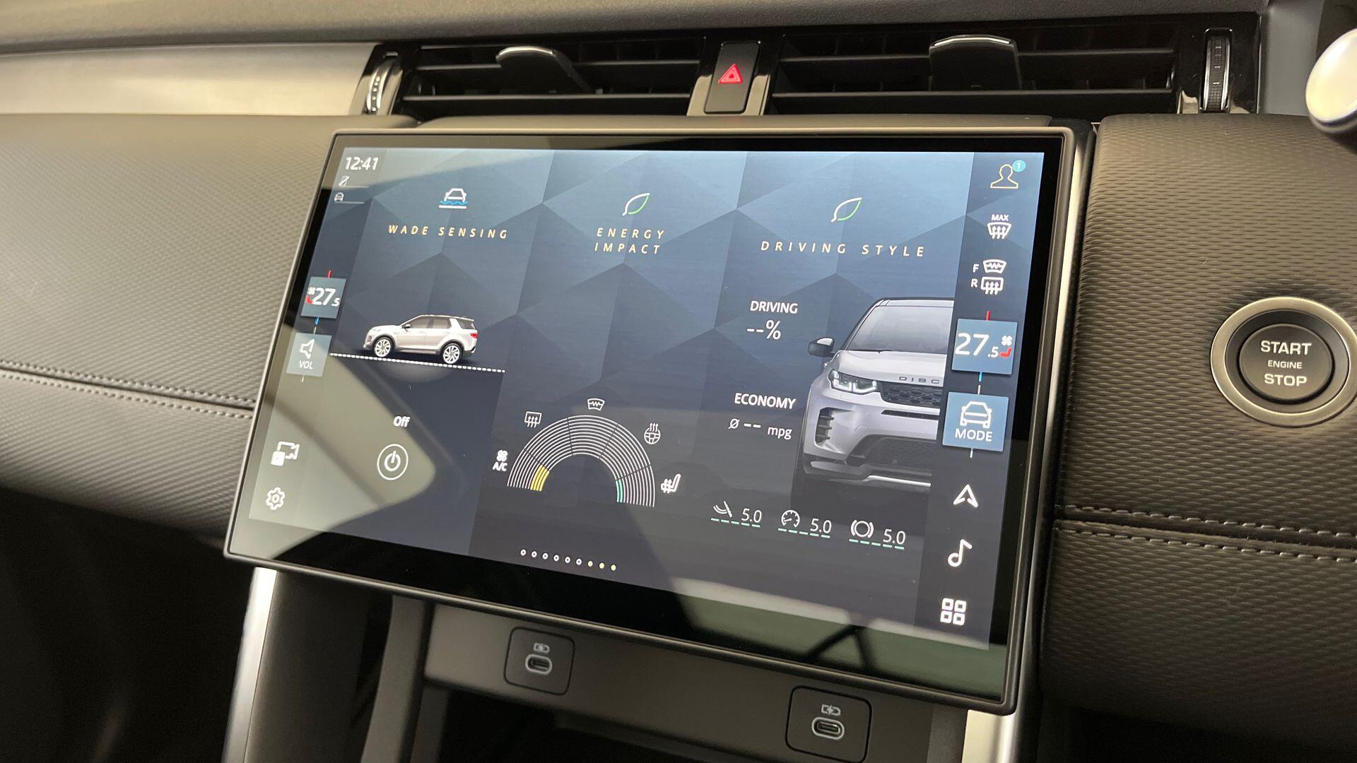 Land Rover Discovery Sport view 40