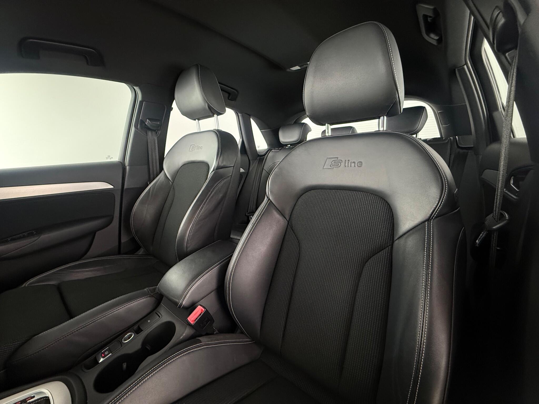 Audi Q3 view 31