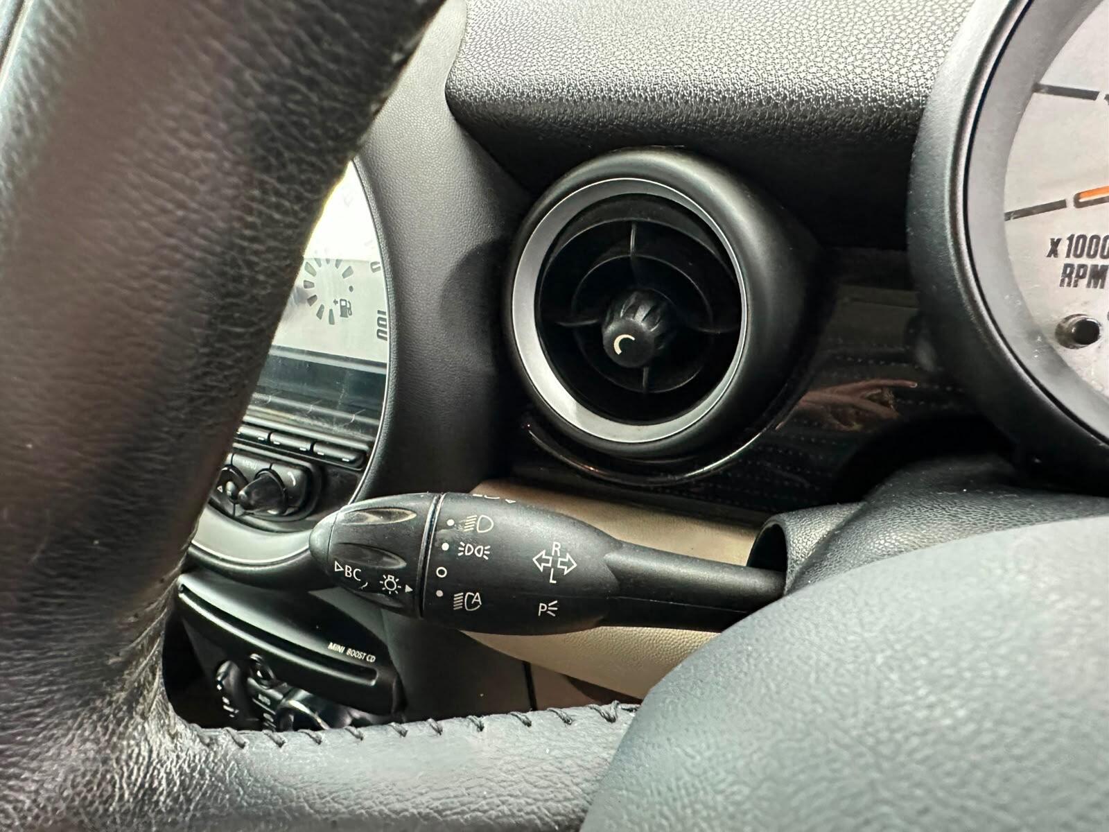 Mini Hatch view 39
