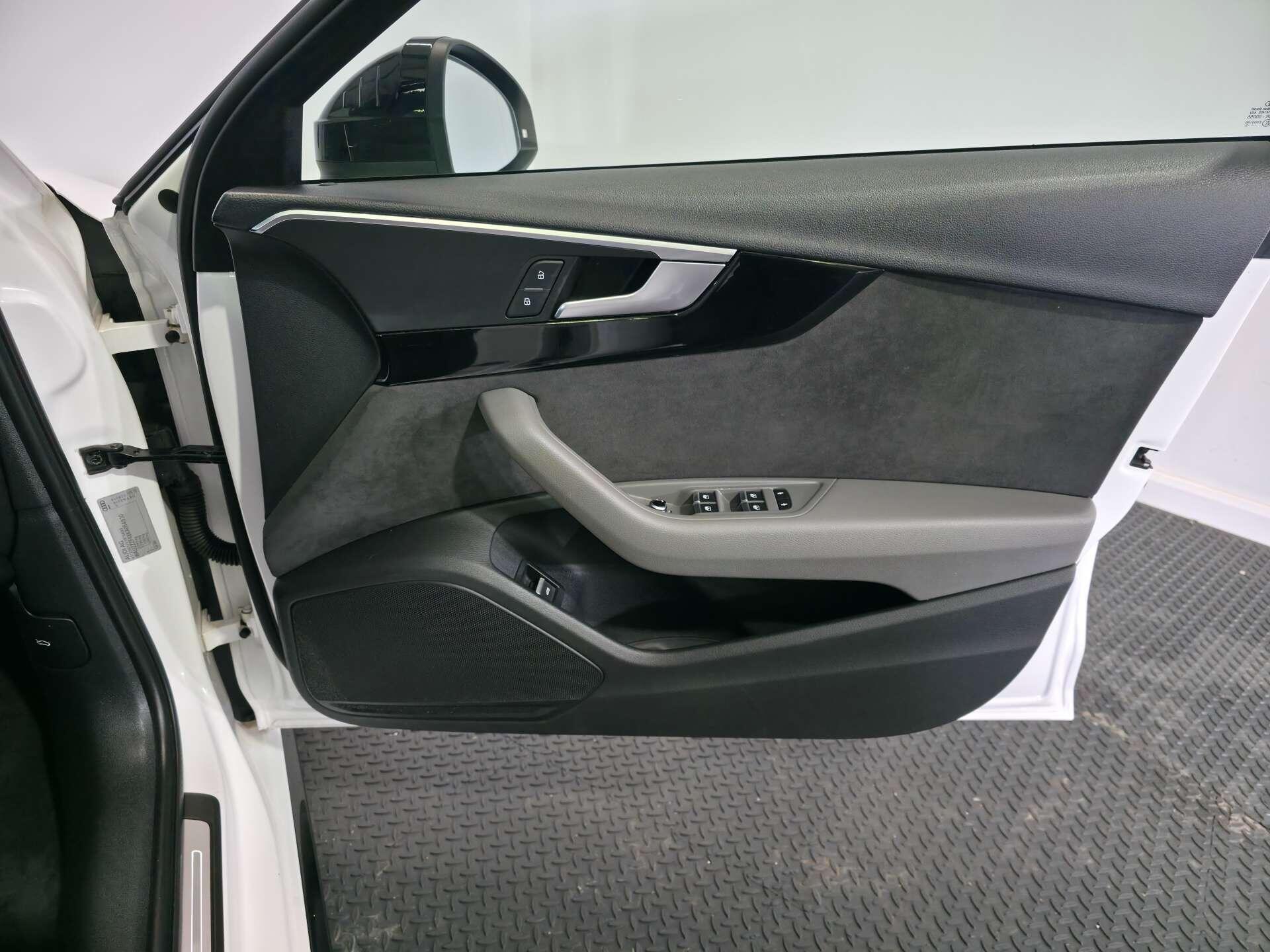 Audi A4 view 20