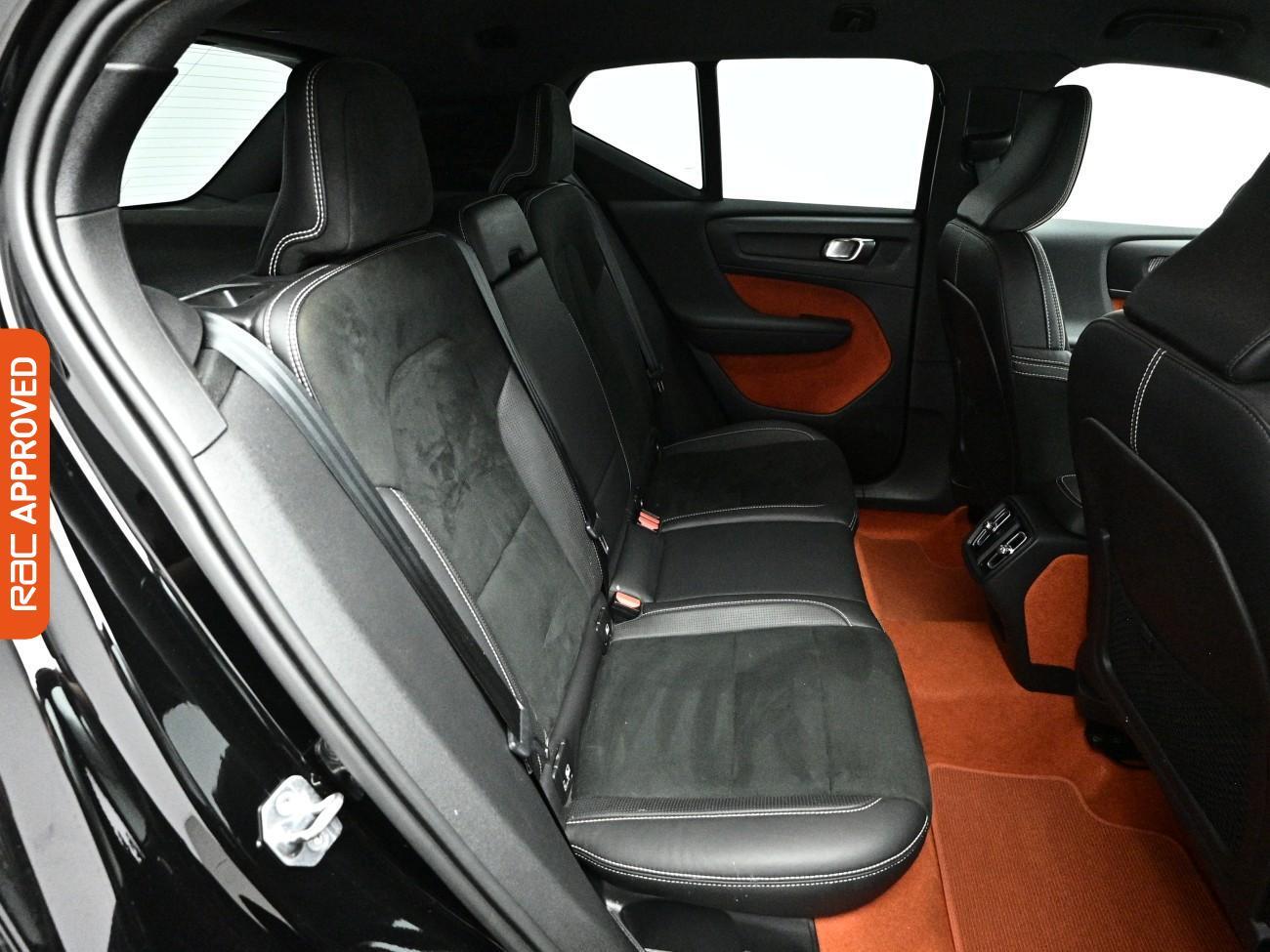 Volvo XC40 view 13